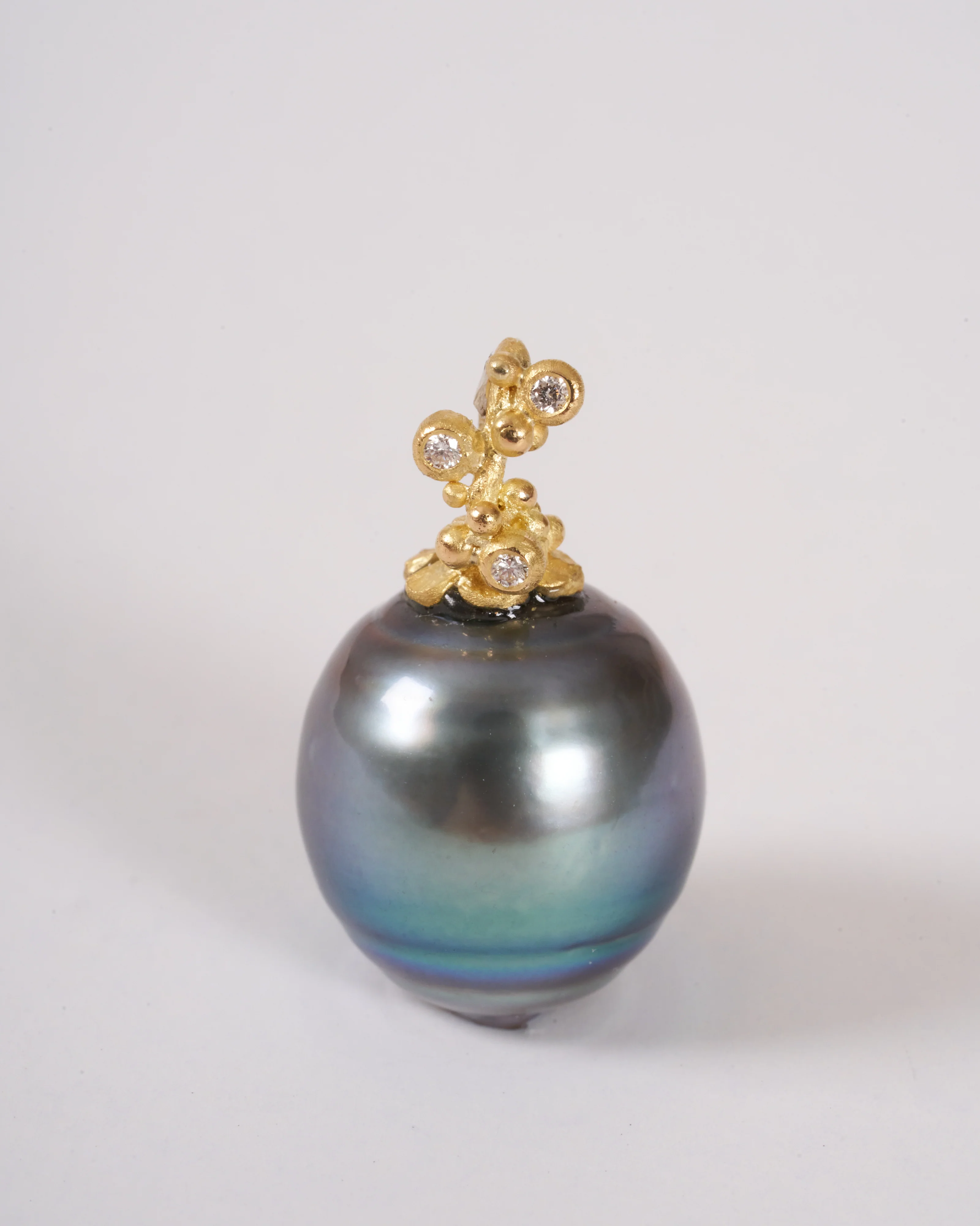 tahitain pearlwith cluster of diamonds- blue/gold - Image 3