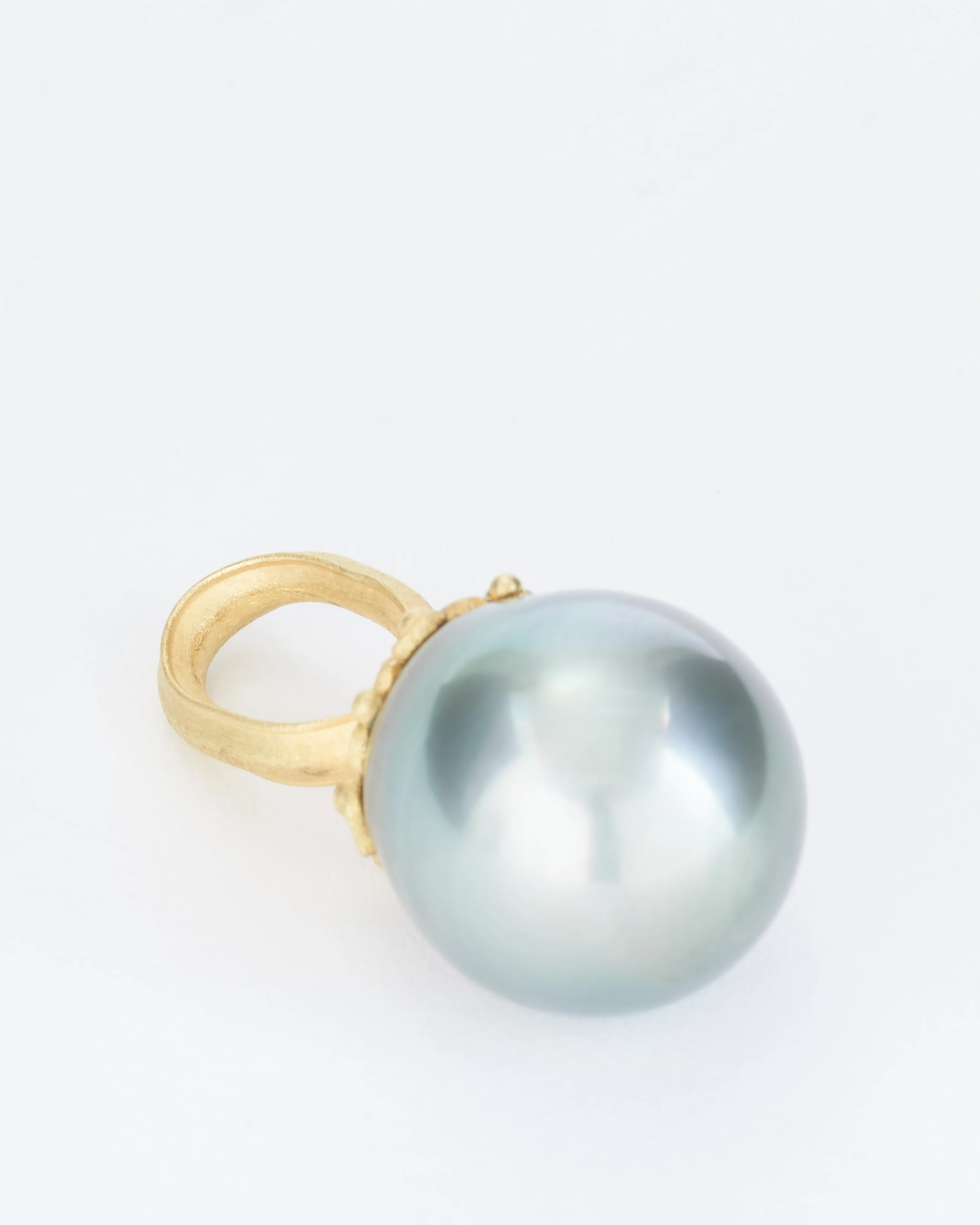 tahiti pearl pendant with flower and diamonds - Image 4