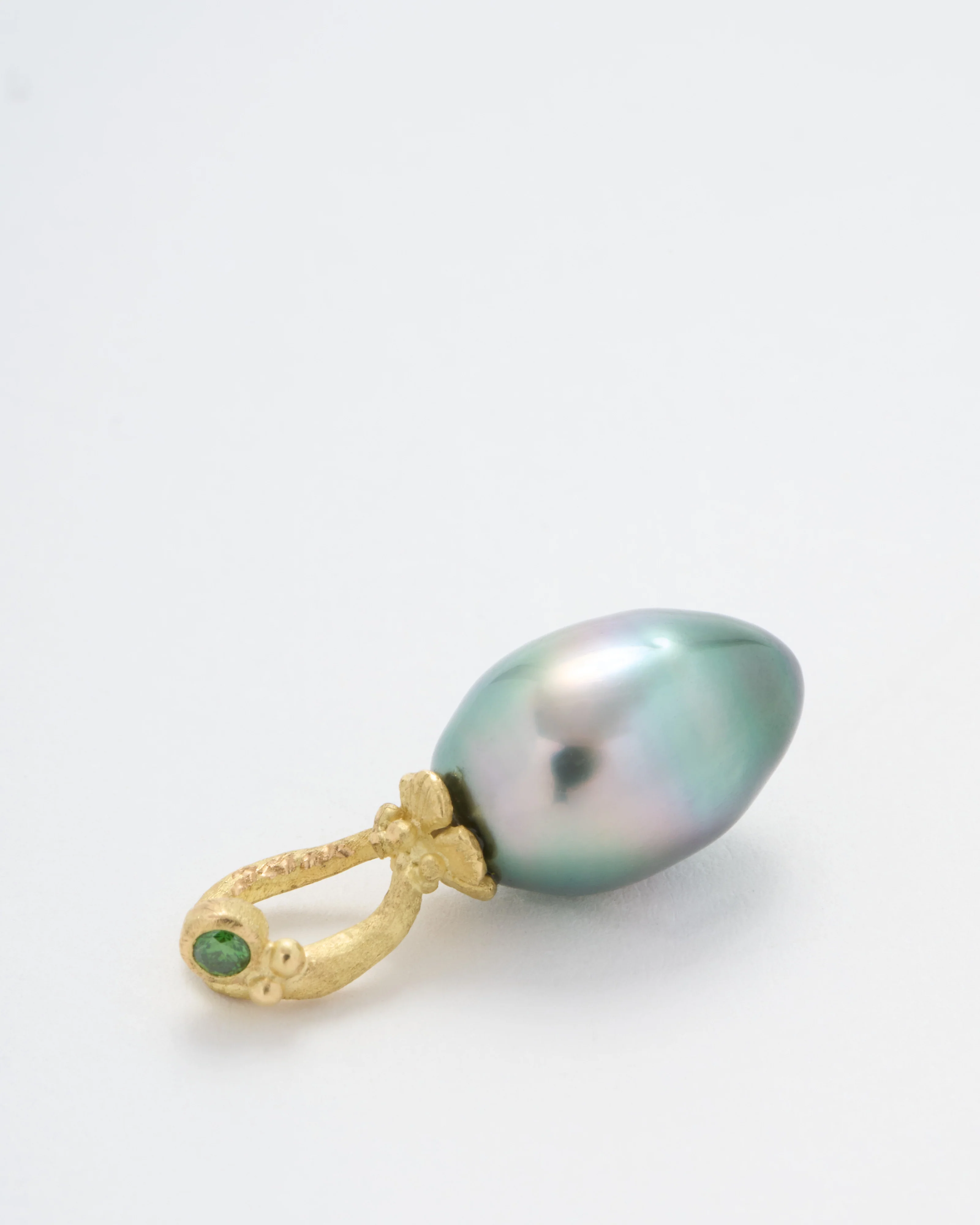 tahiti pearl pendant w/ green diamond - Image 3