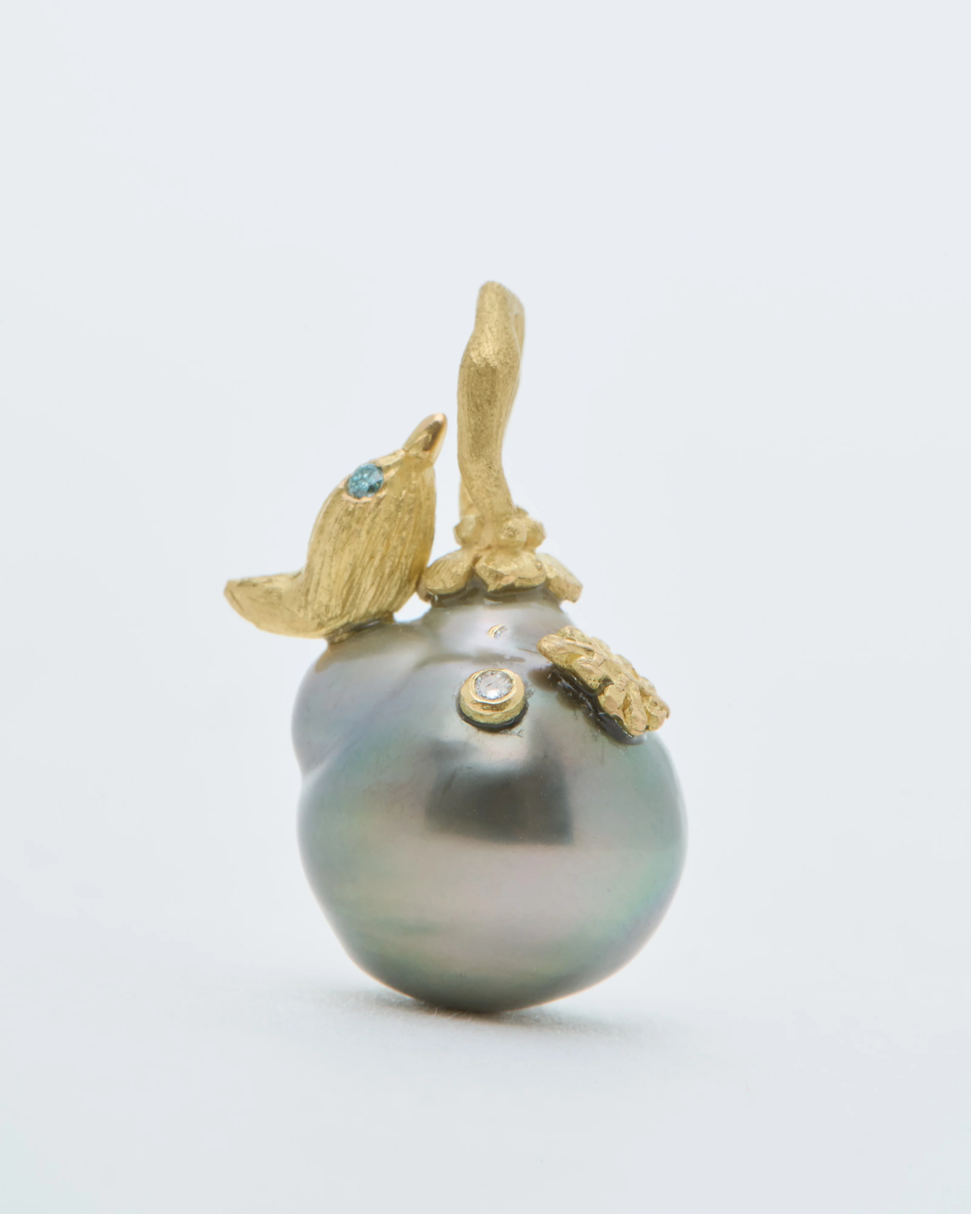 tahitian pearl pendant with bird and blue diamond - Image 4
