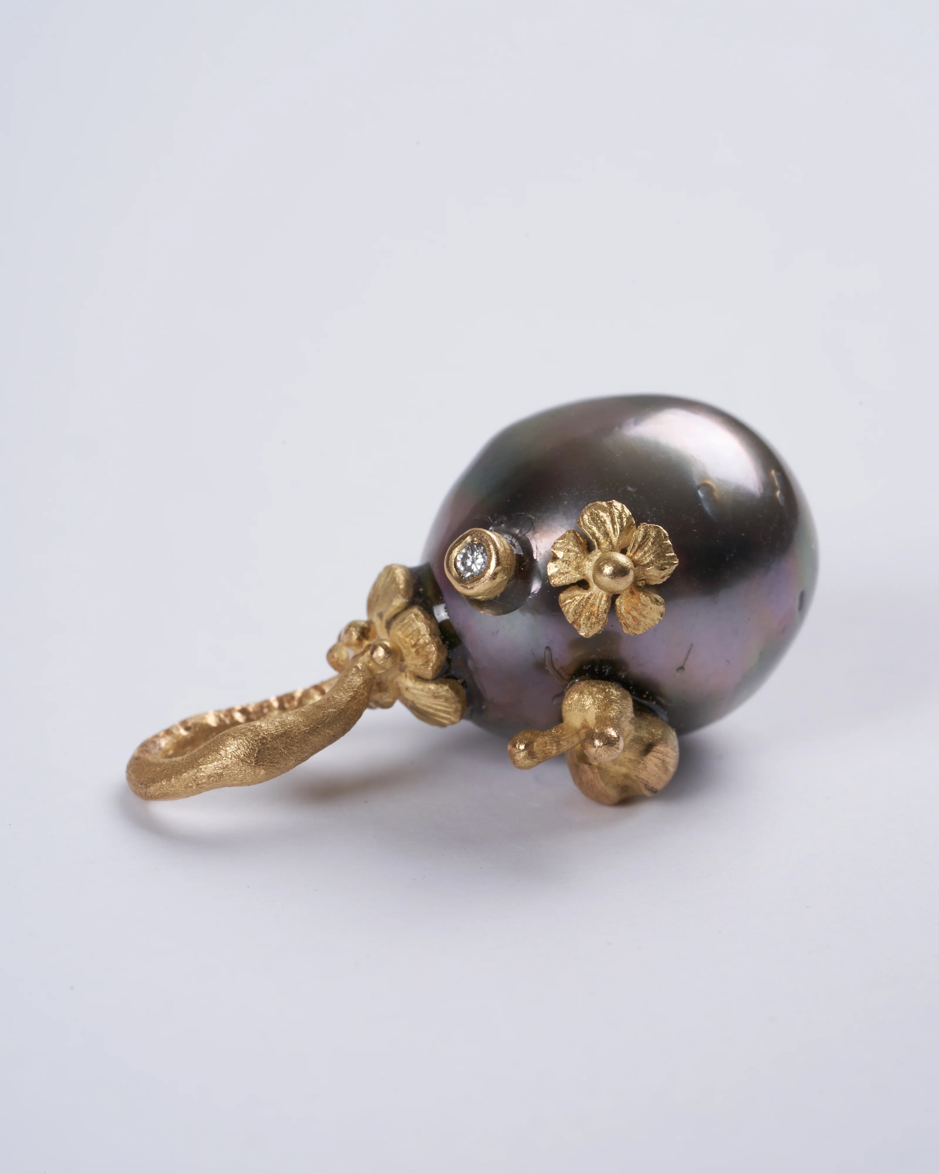 tahitian pearl w/ 18k ladybug , flower and diamond - gold - Image 2
