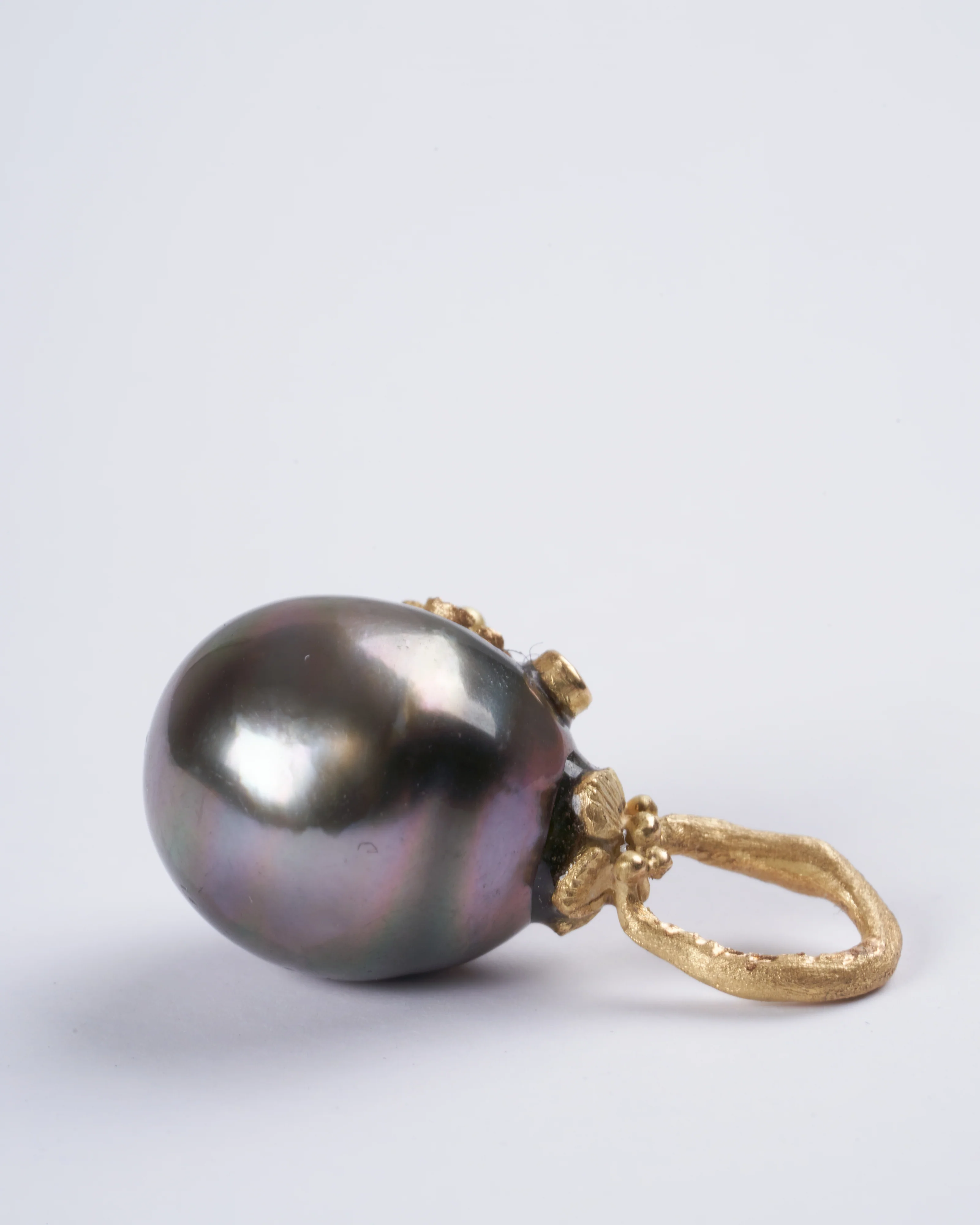 tahitian pearl w/ 18k ladybug , flower and diamond - gold - Image 3