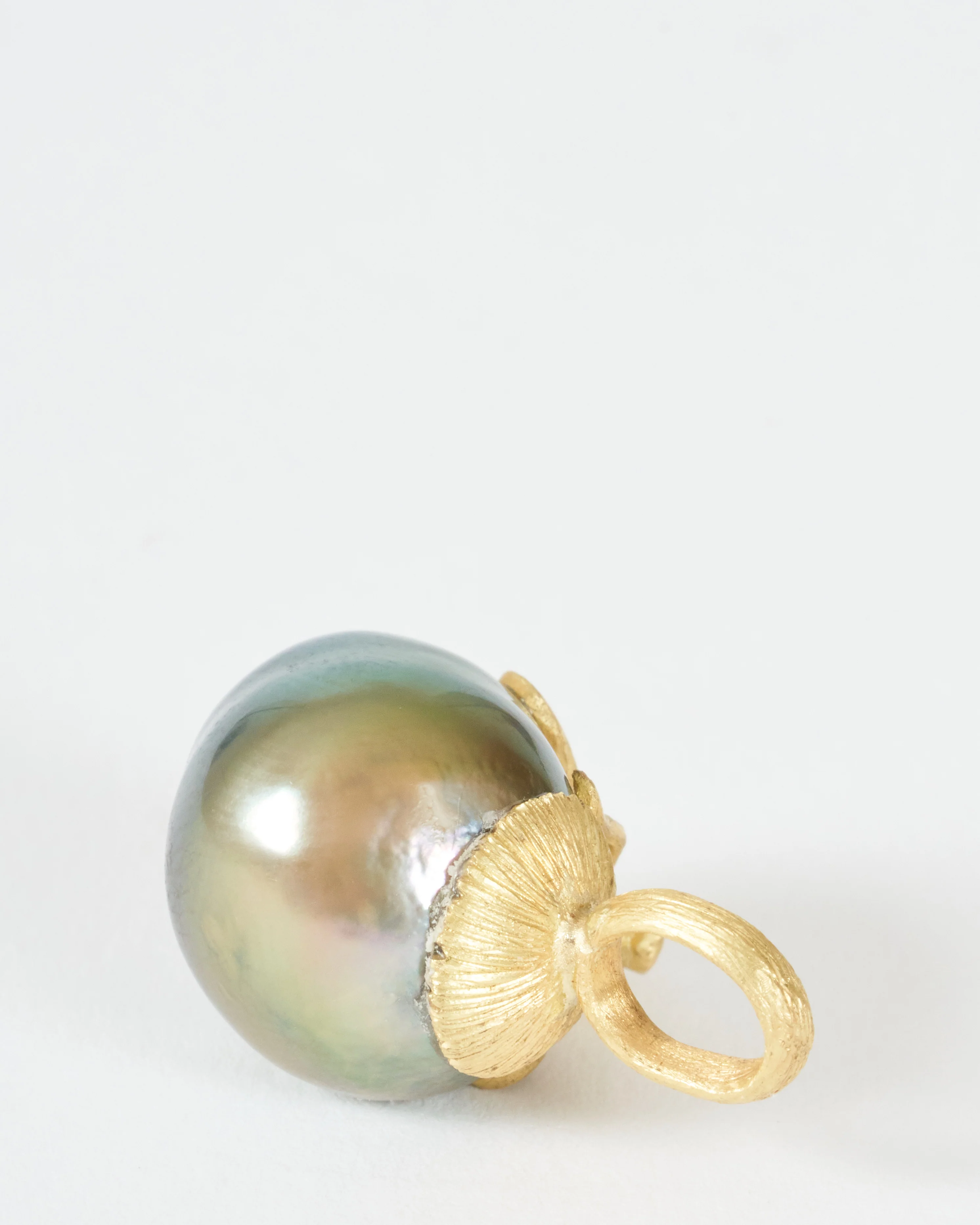 tahitian pearl with octopus - Image 3