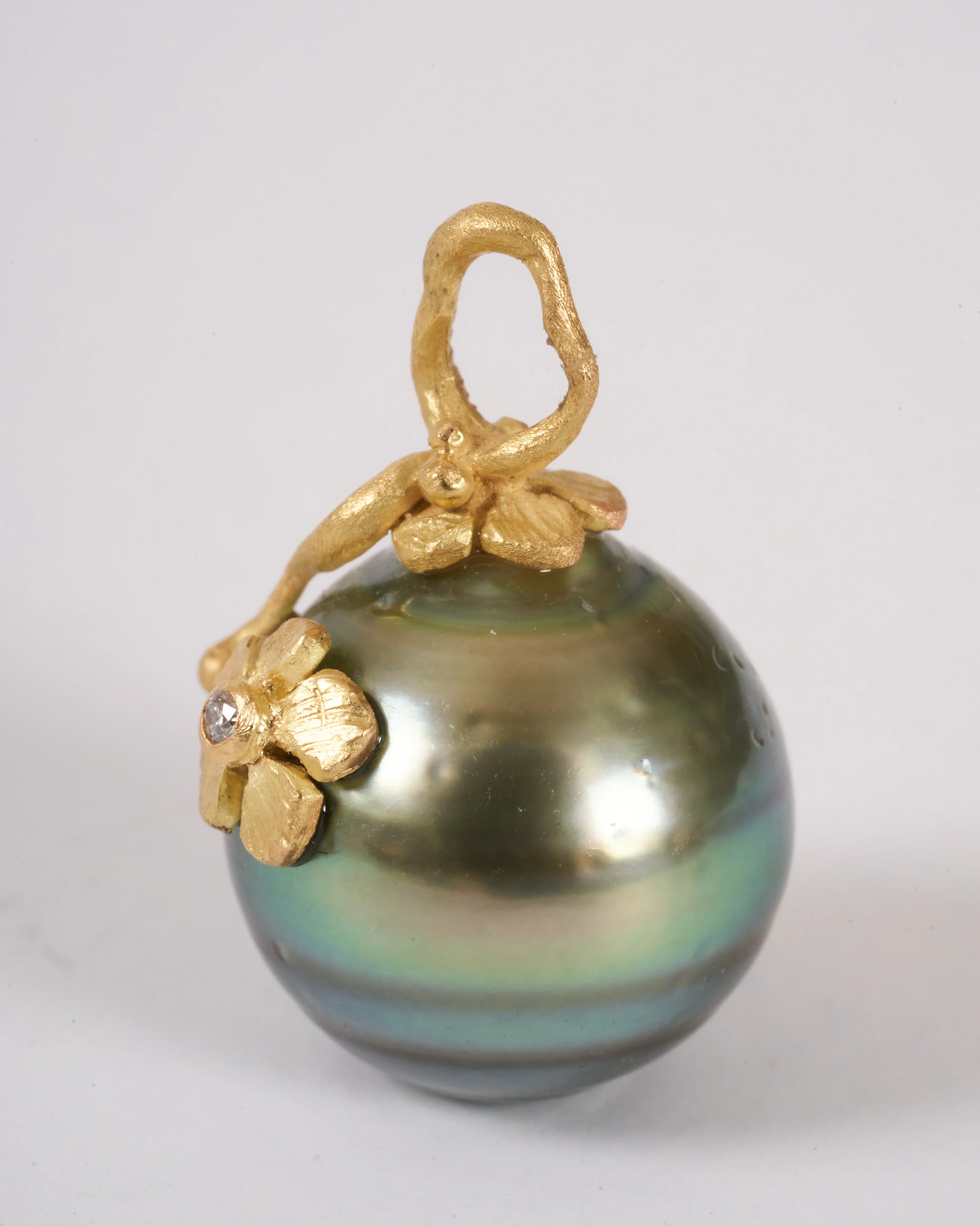 tahitian pearl with tendril, flower and diamond - green/gold - Image 6