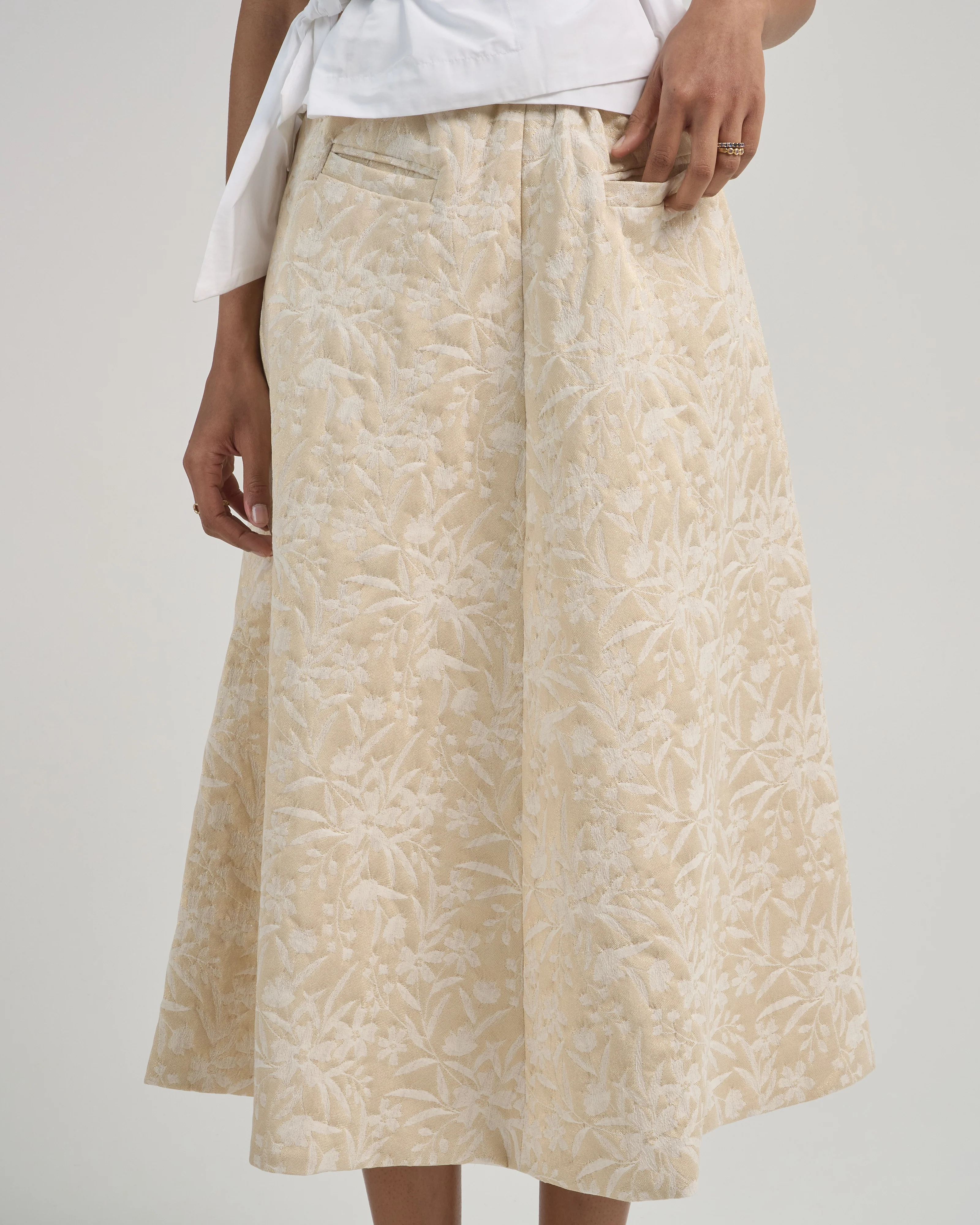 a line skirt - Image 2