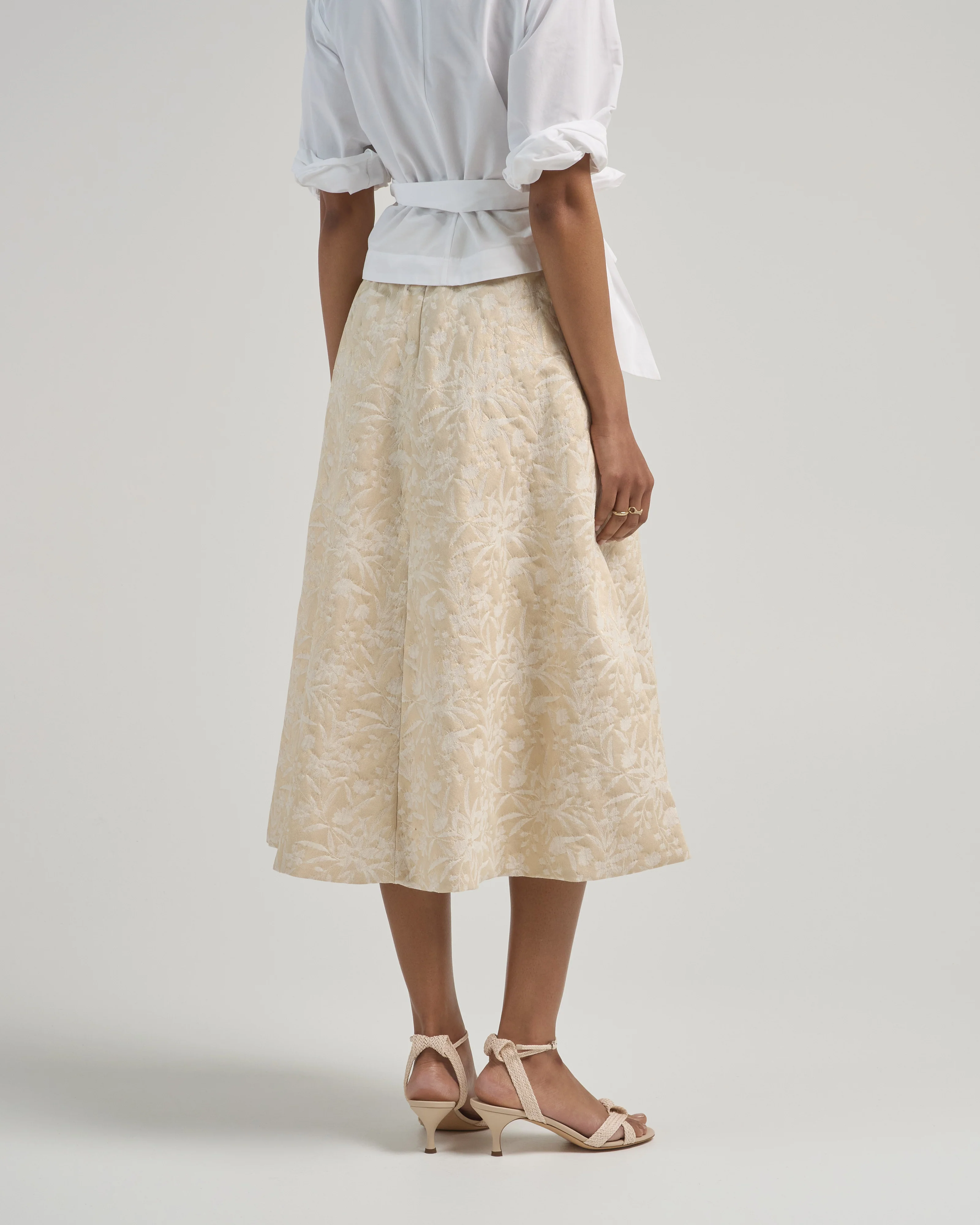 a line skirt - Image 4