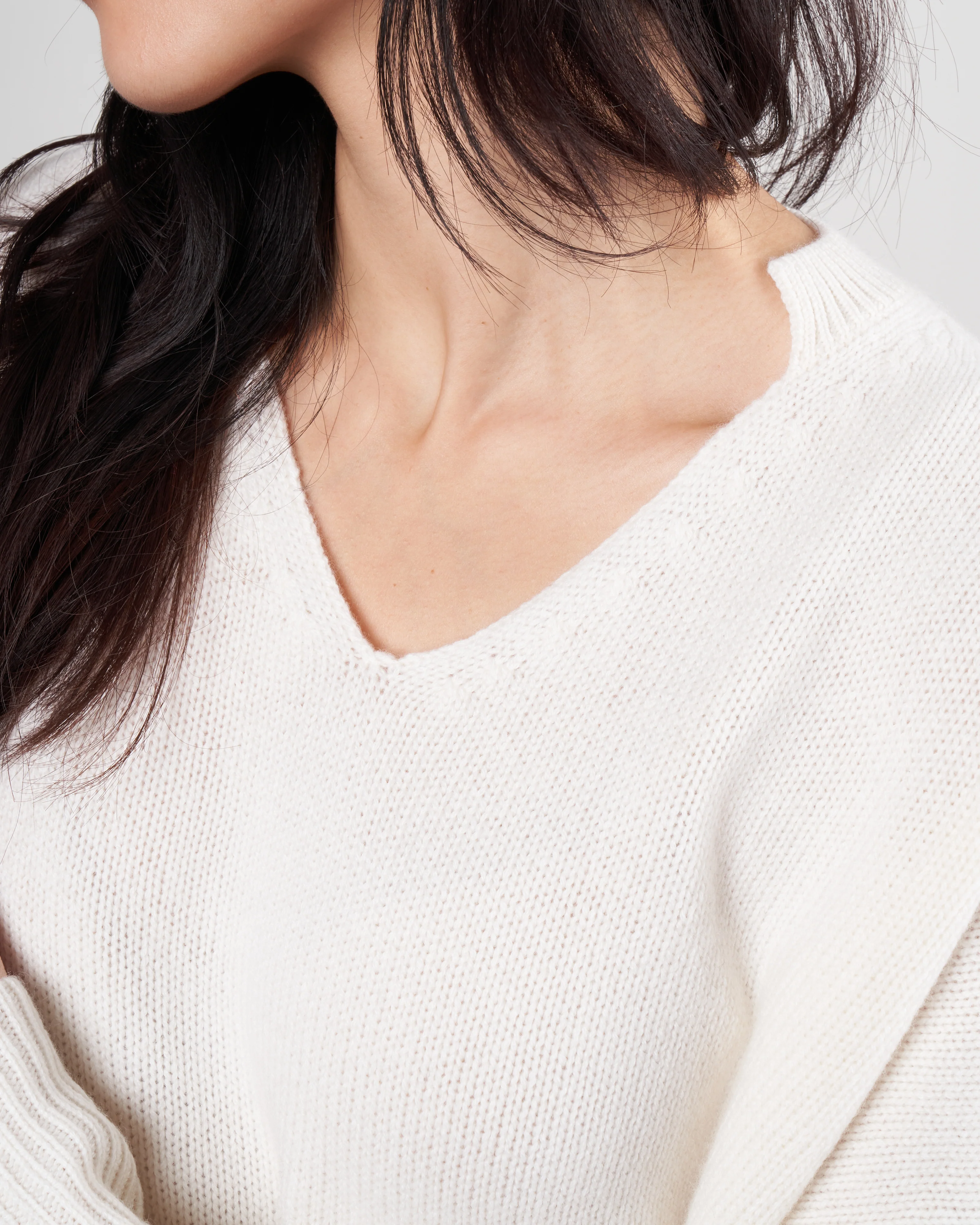 ines v-neck sweater - cream - Image 6