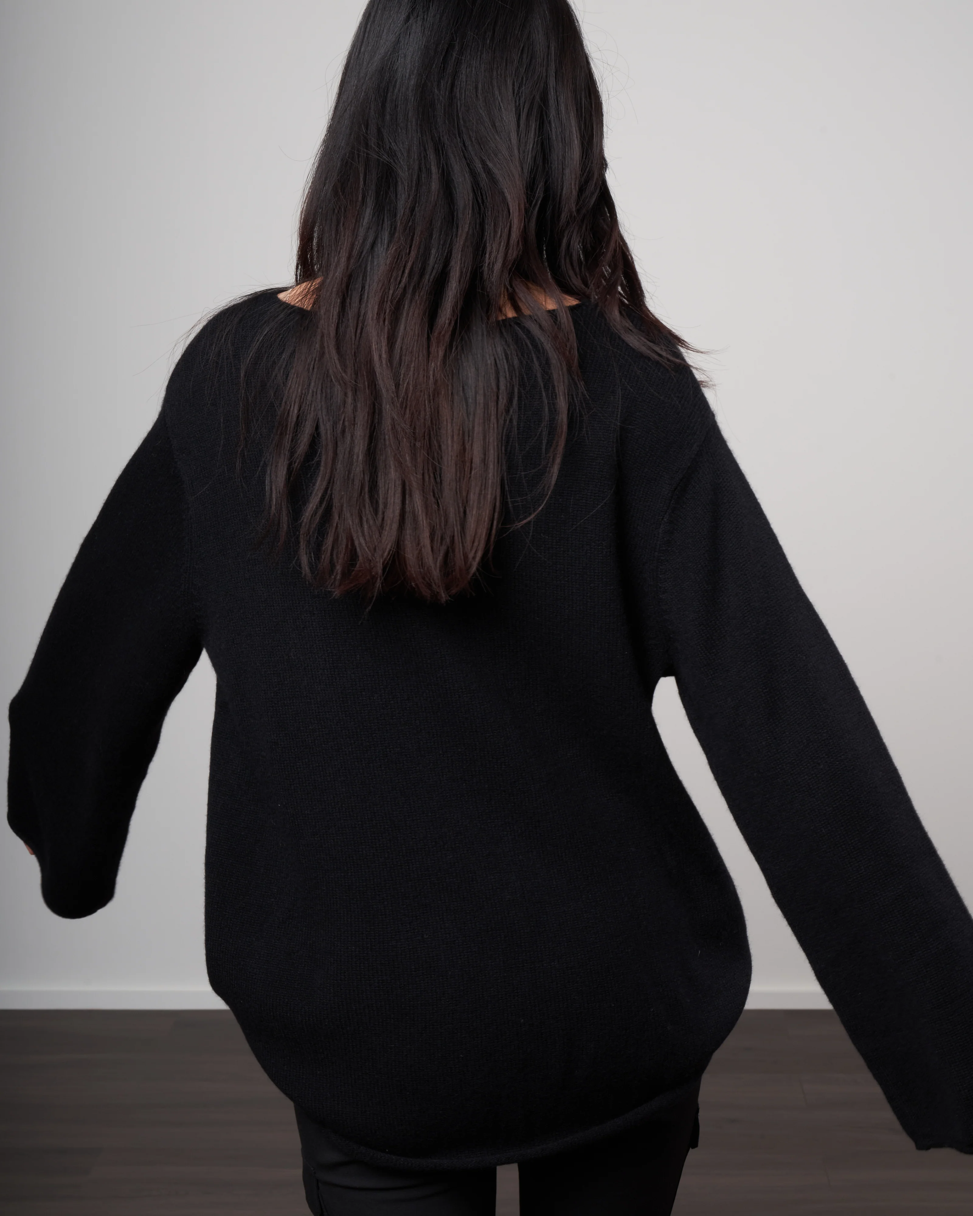 taylor sweater - black - Image 4