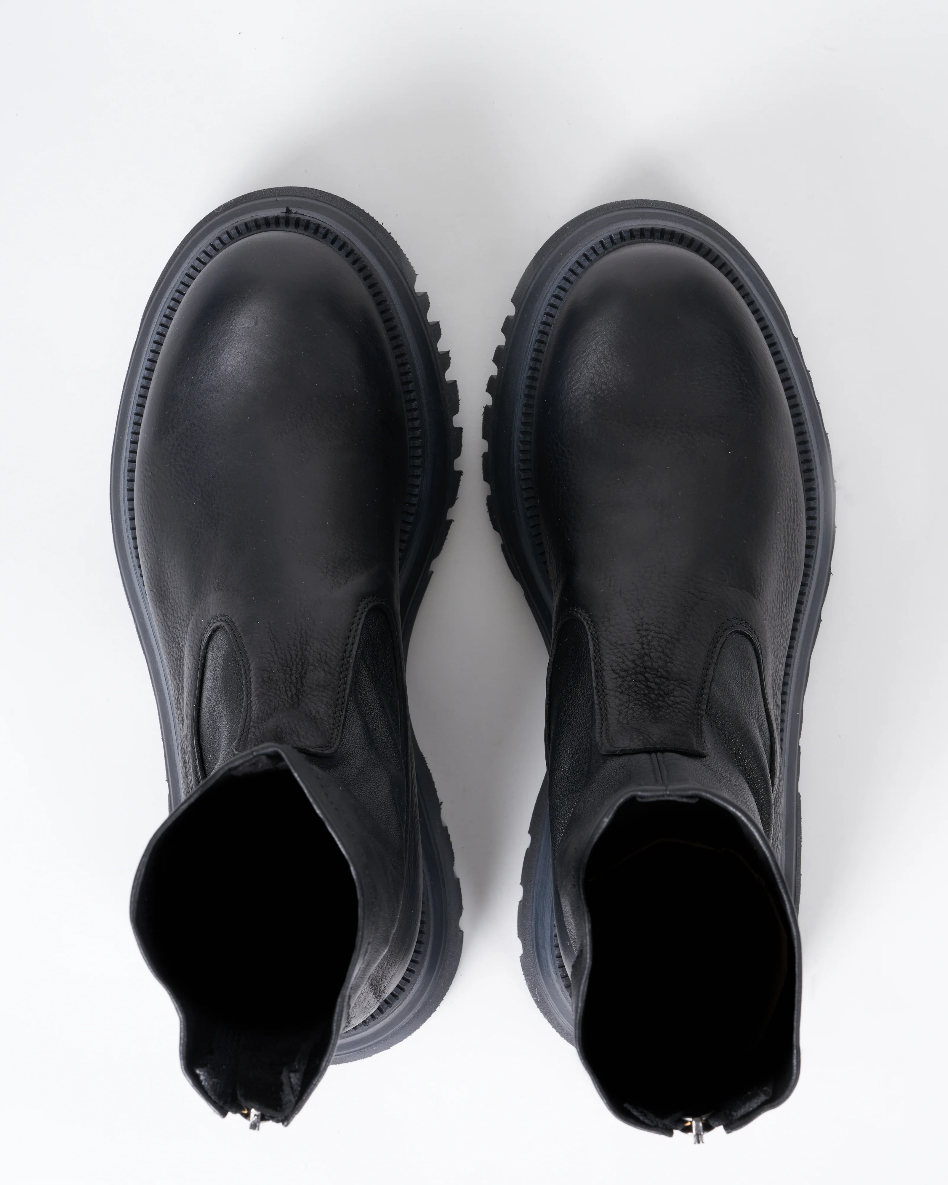 stretch leather  - lug sole short boot - Image 4