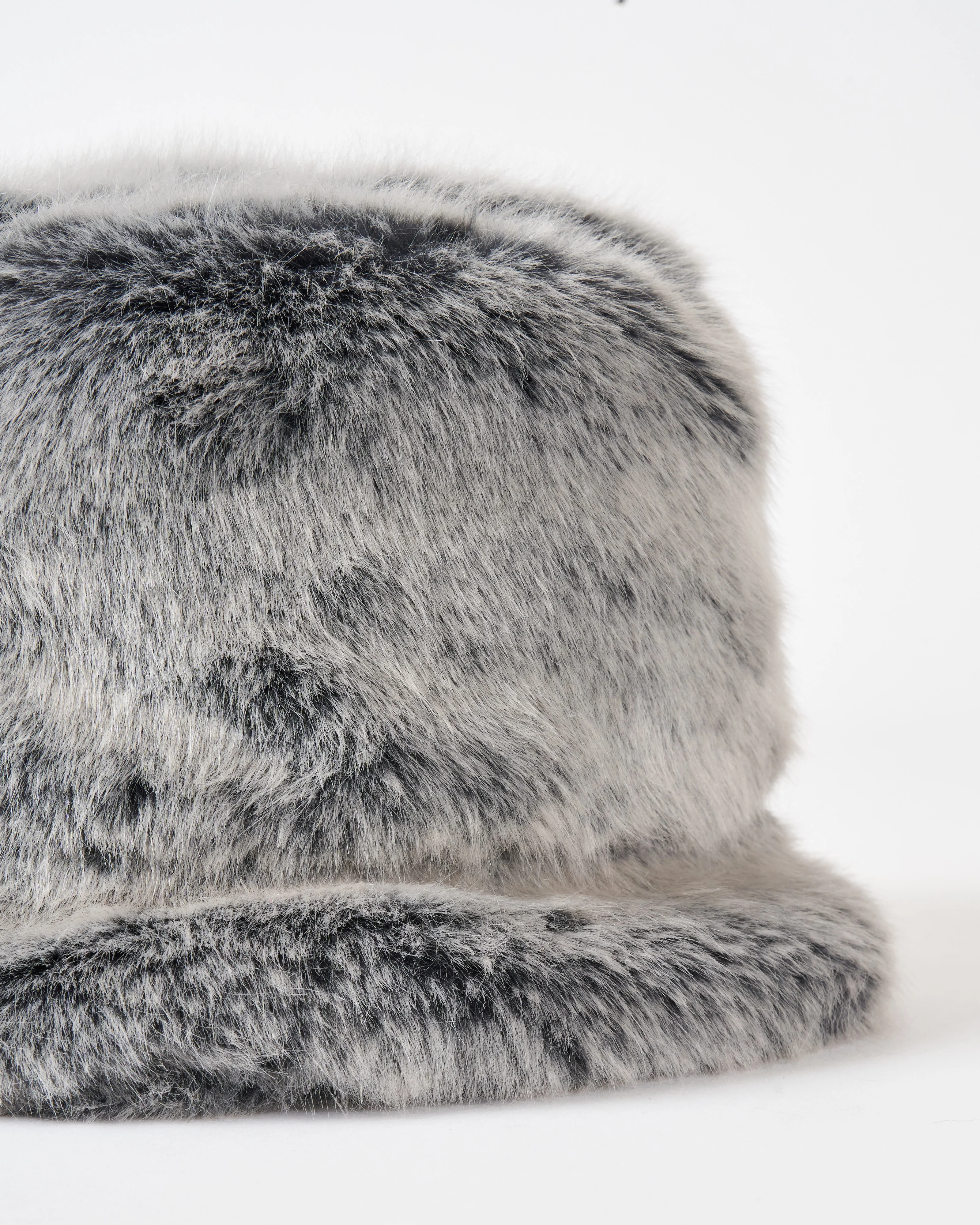 furry bucket - Image 3