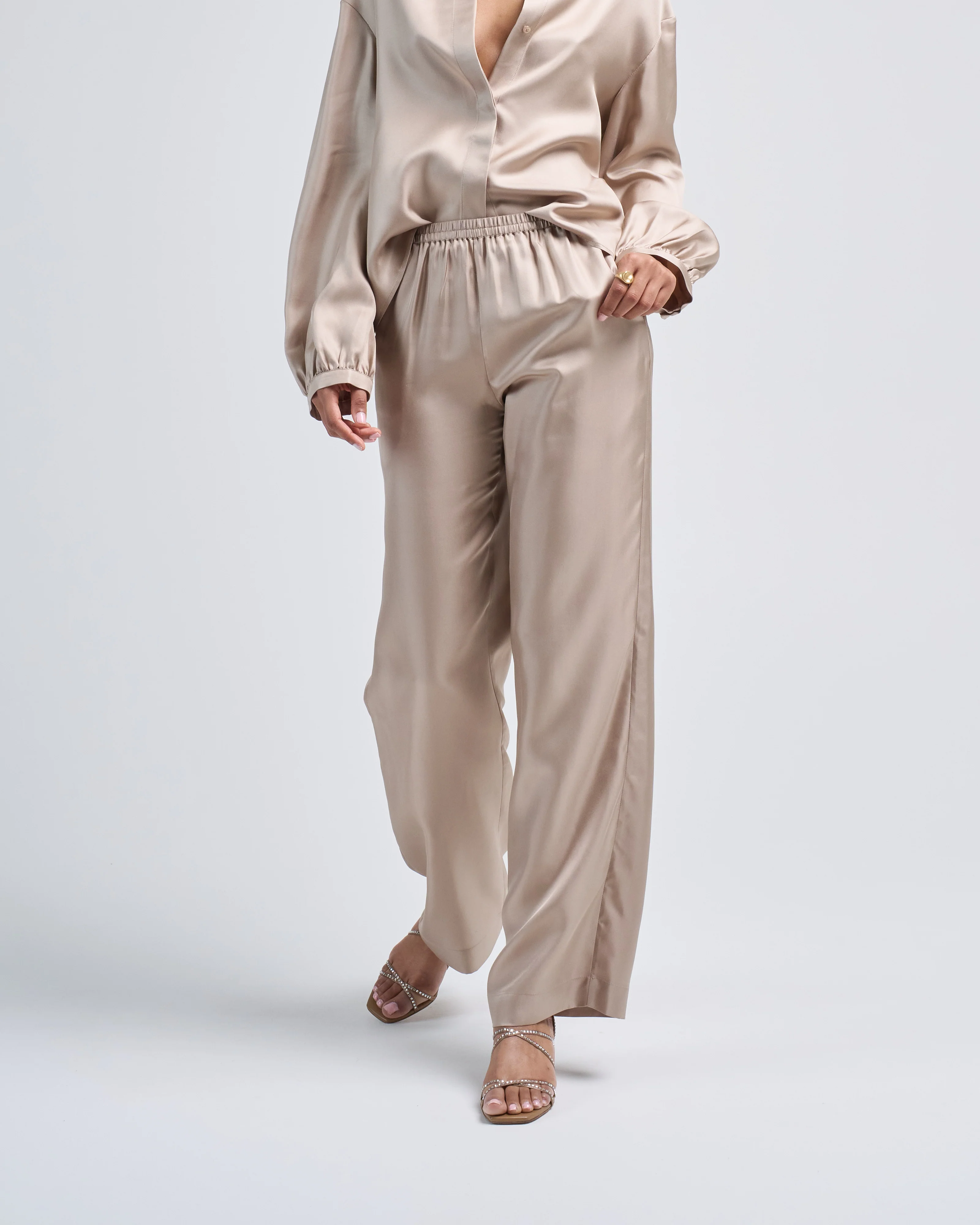 alera pants - Image 2