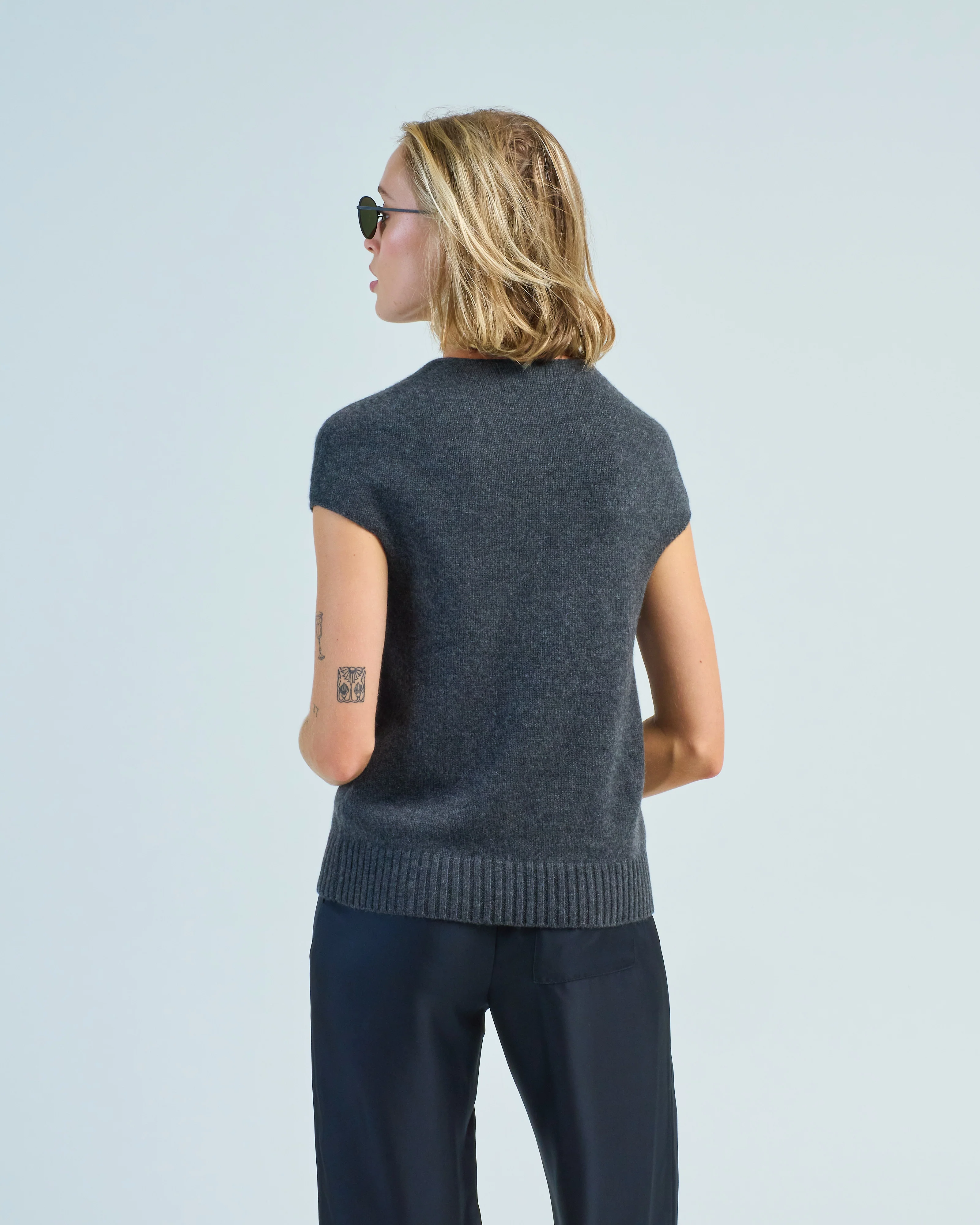sleeveless sweater - Image 3