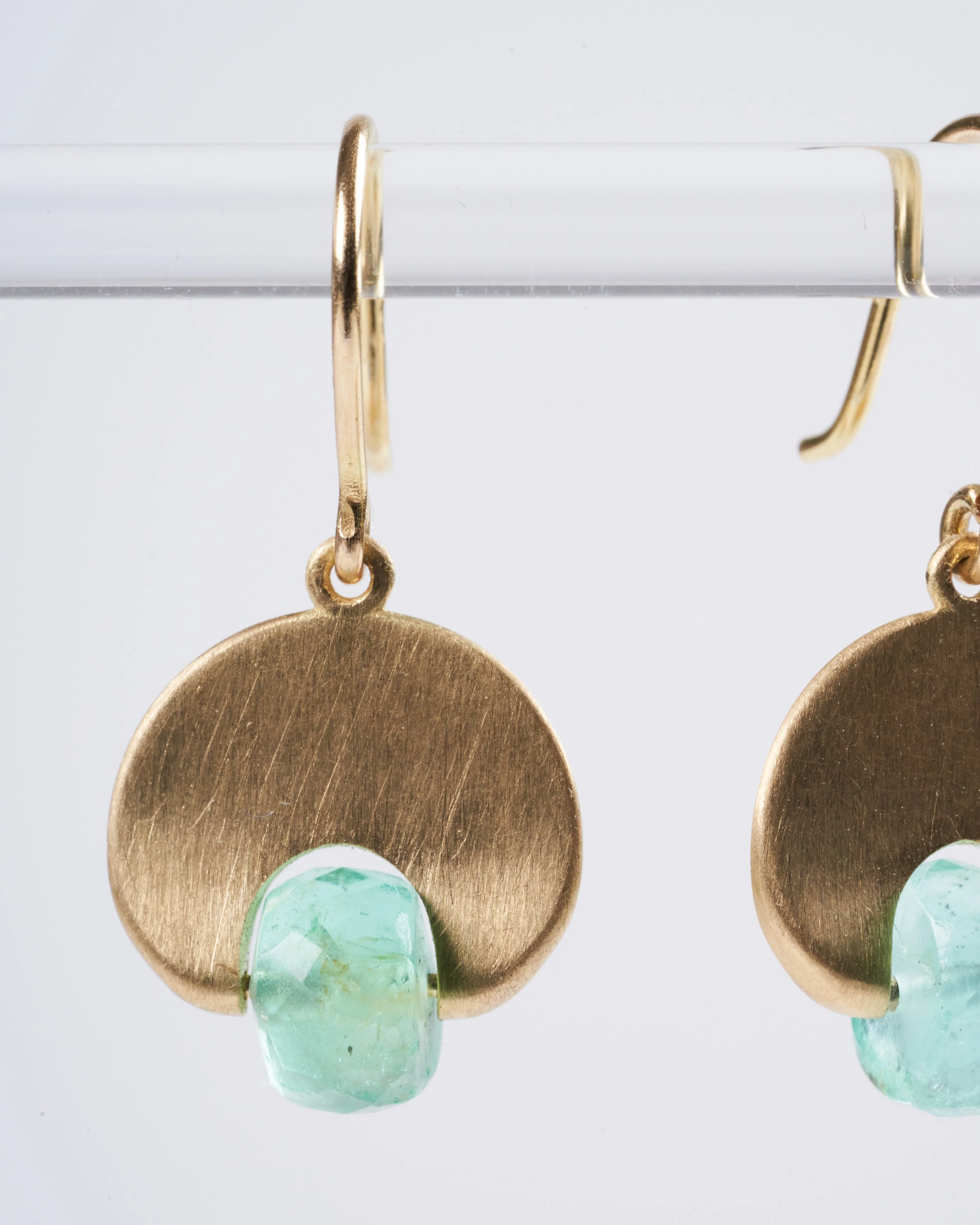 emerald lily pad earrings - green and gold - Image 3