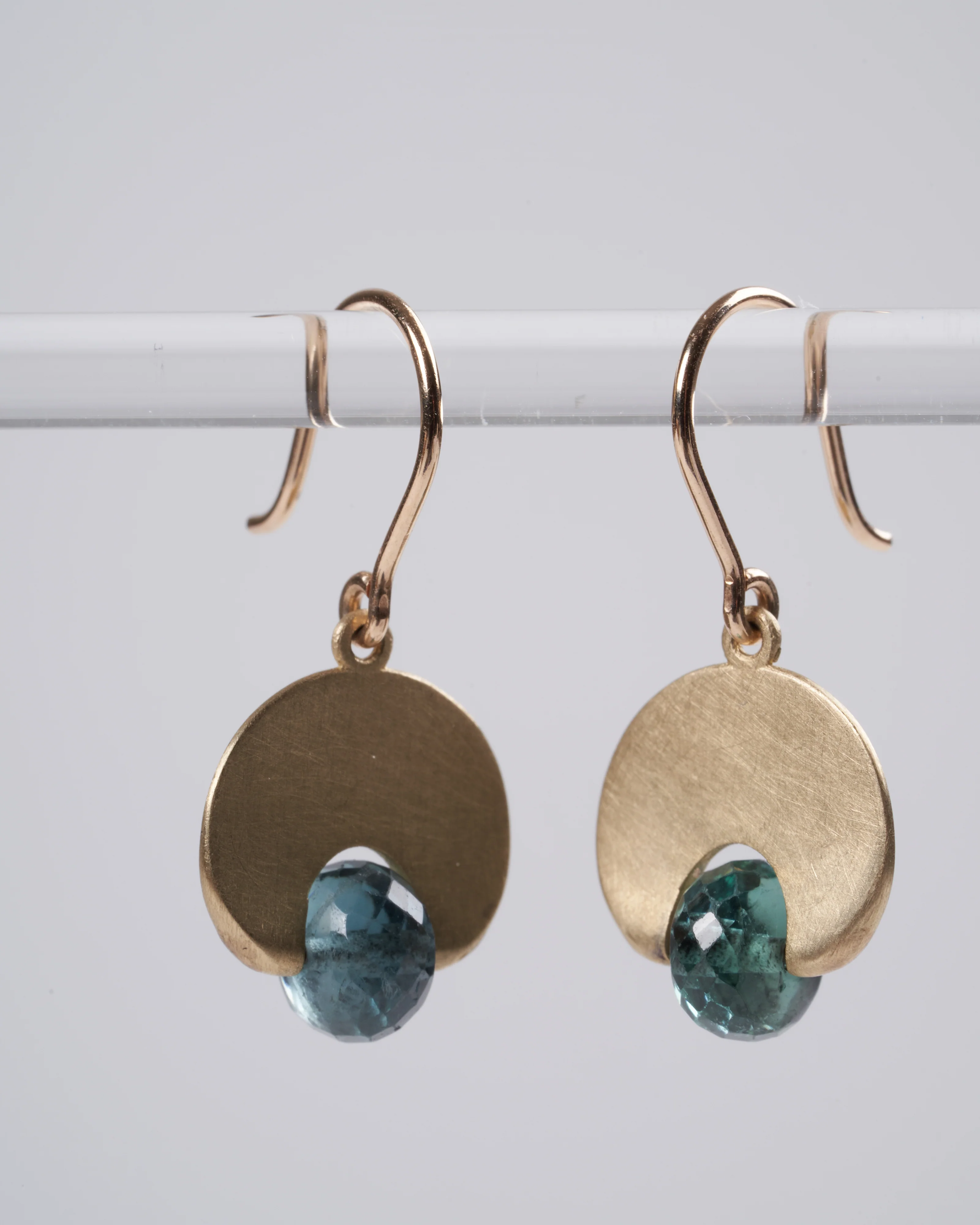 lily pad earring small with blue/green tourmalines 10k yg - green - Image 3