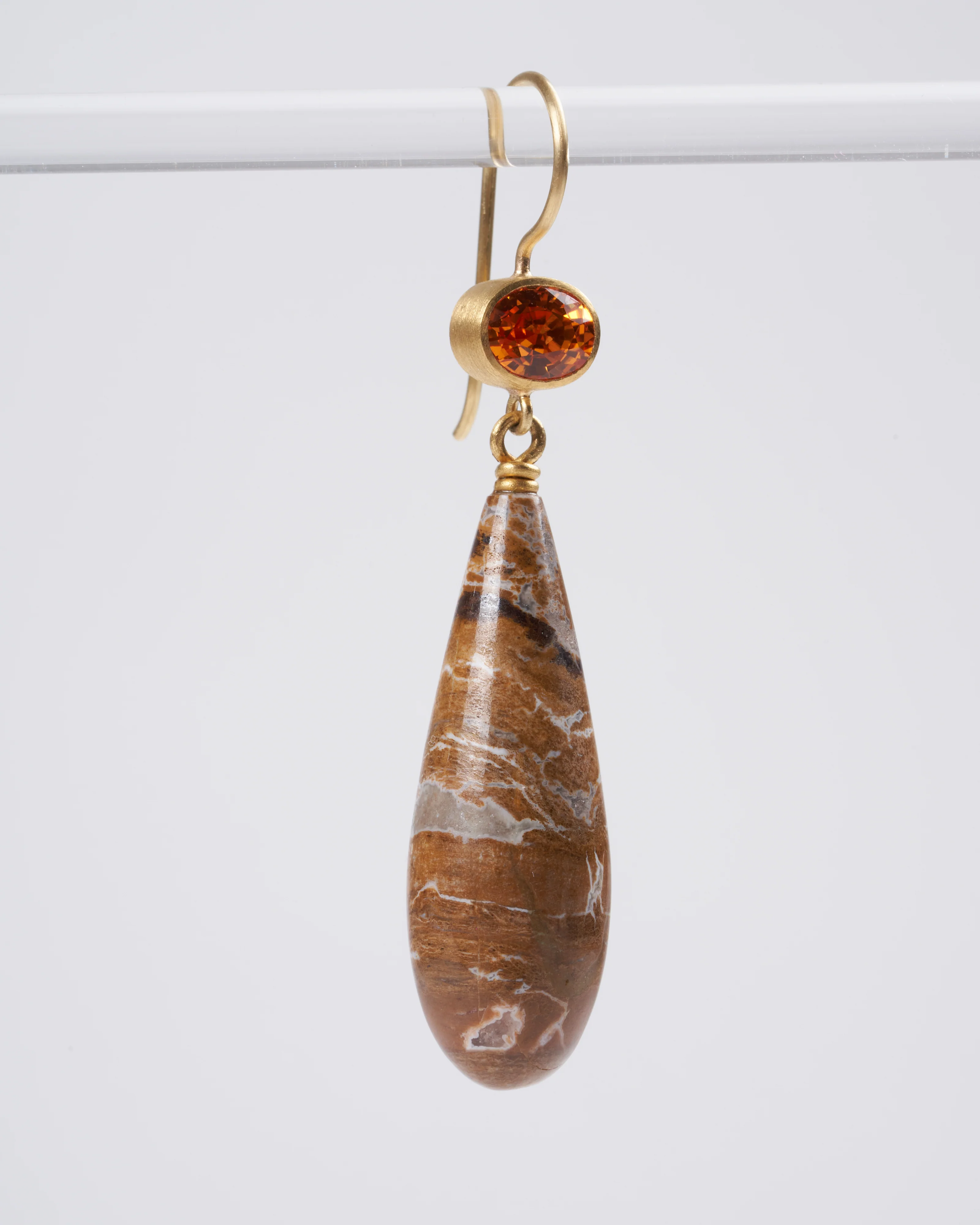 ofk apple and ear wire oval orange sapphires with fosilicized wood 22/18k yg - brown - Image 3