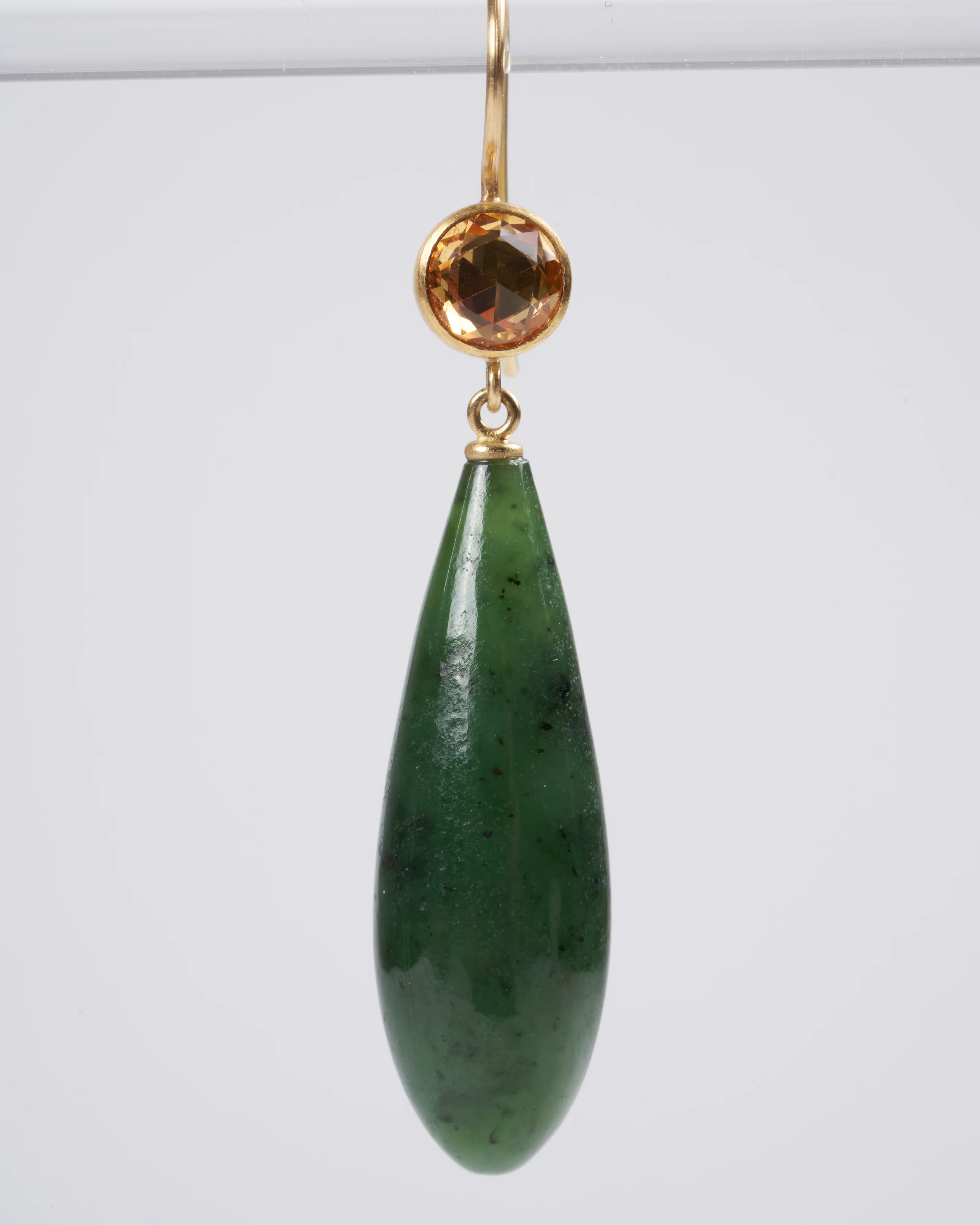 ofk apple and ear wire rosecut yellow sapphires with green jade 22/18k yg - green - Image 4