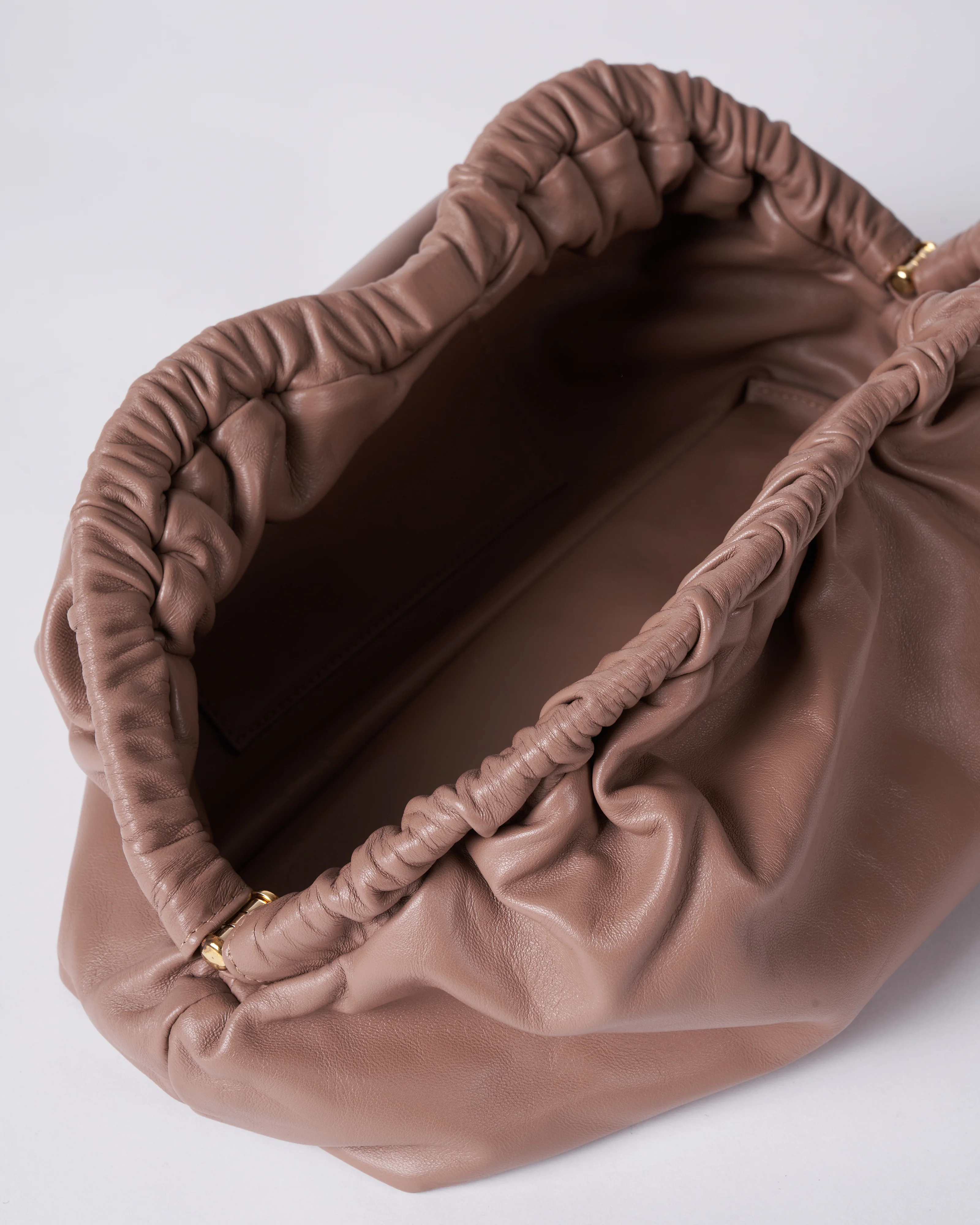 cloud clutch - biscotto - Image 3