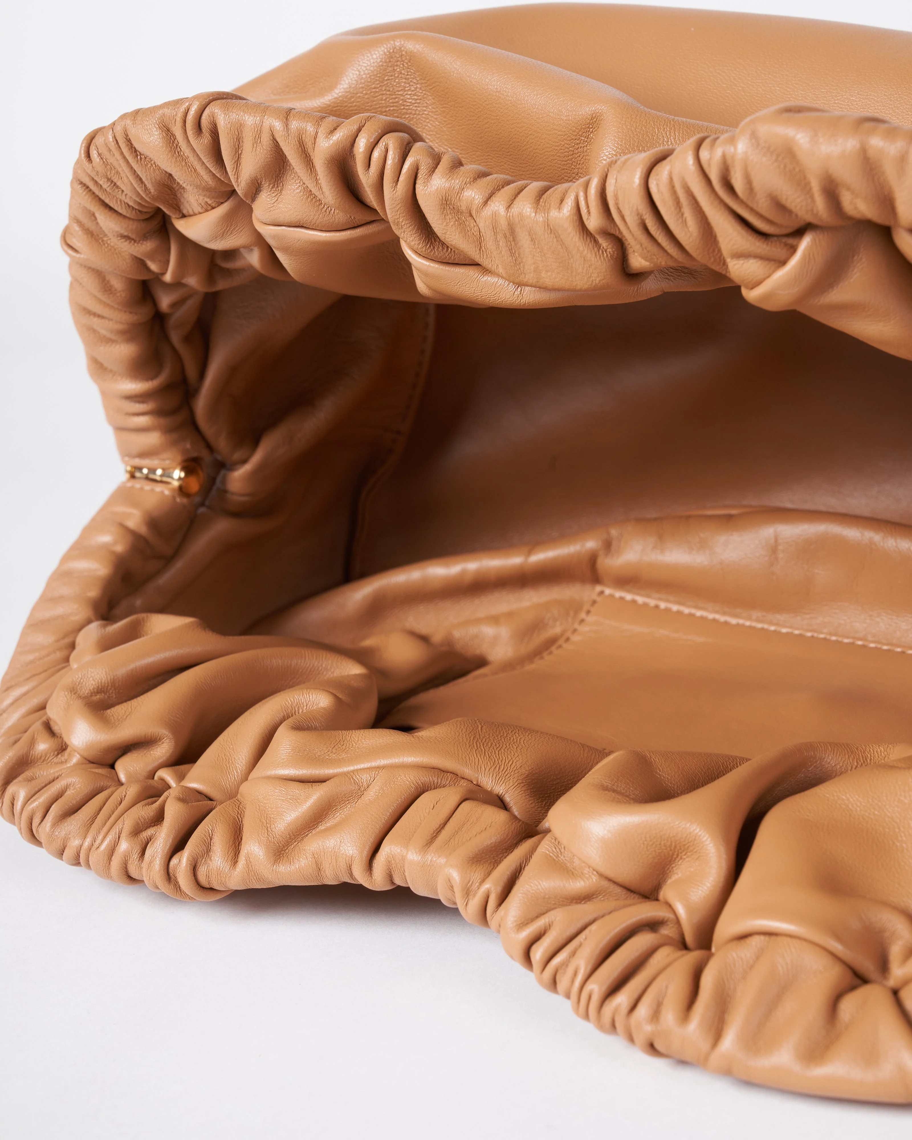 cloud clutch - caramel - Image 5