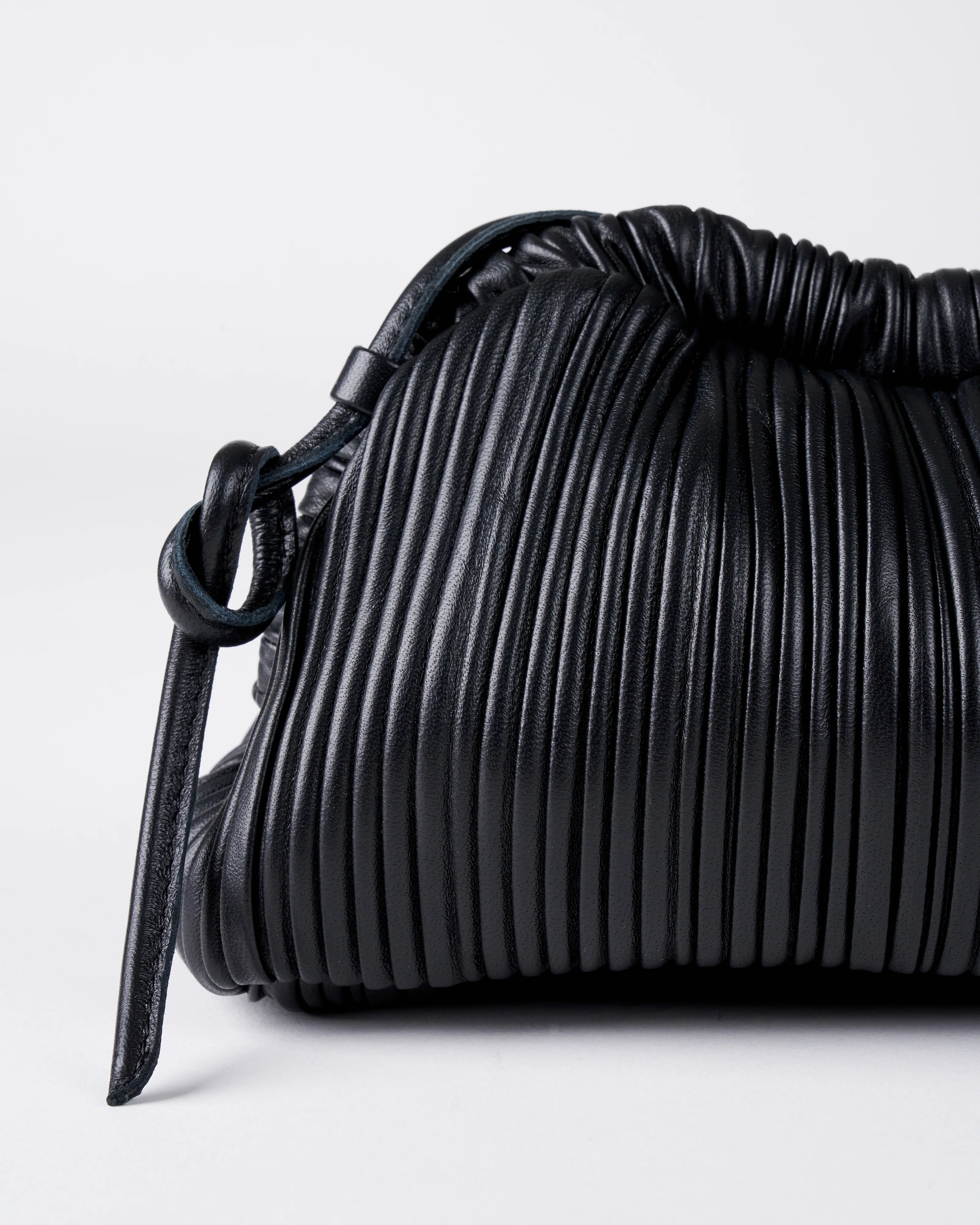 mini cloud clutch - black - Image 3
