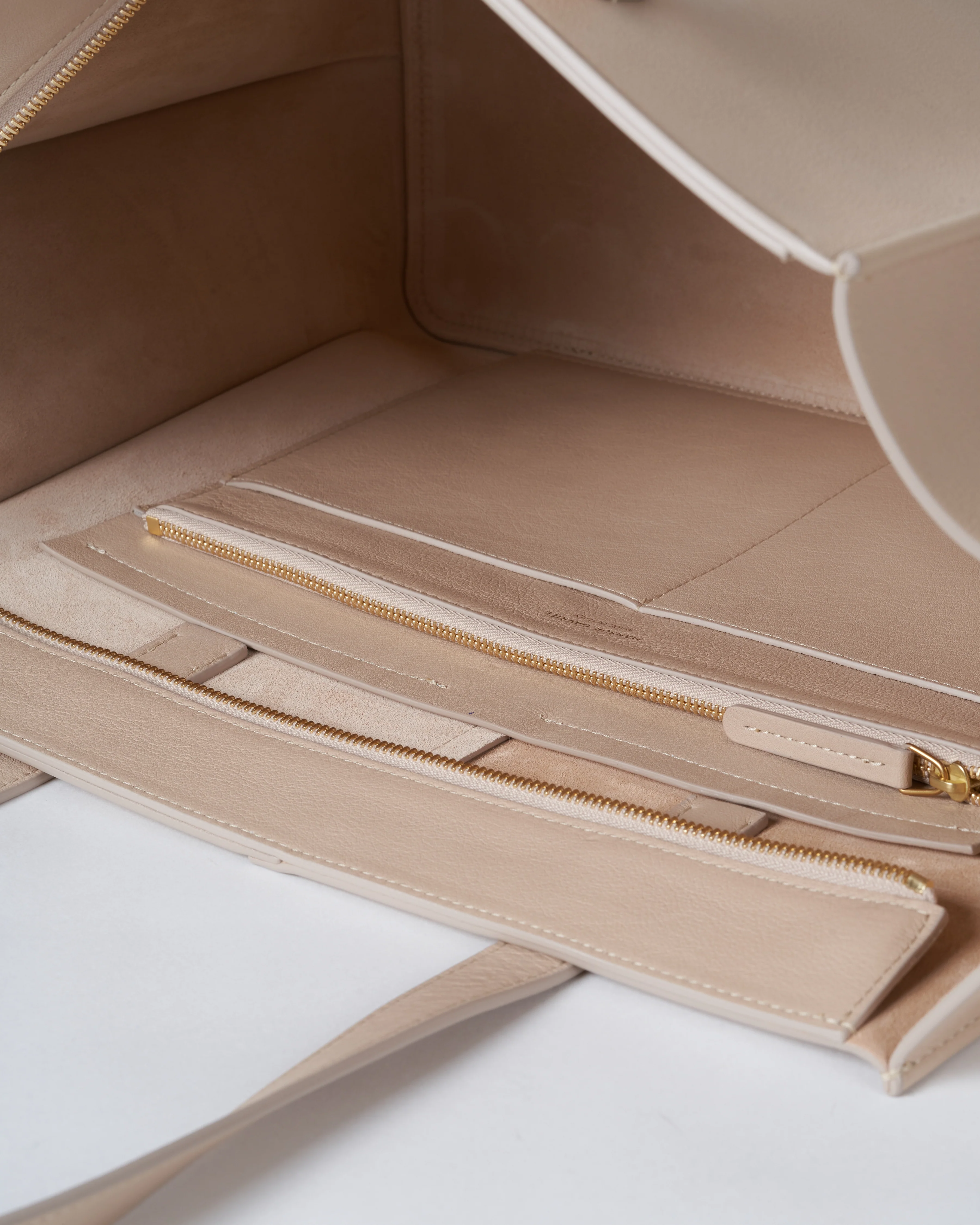 zip multitude tote - aglio aglio - Image 4