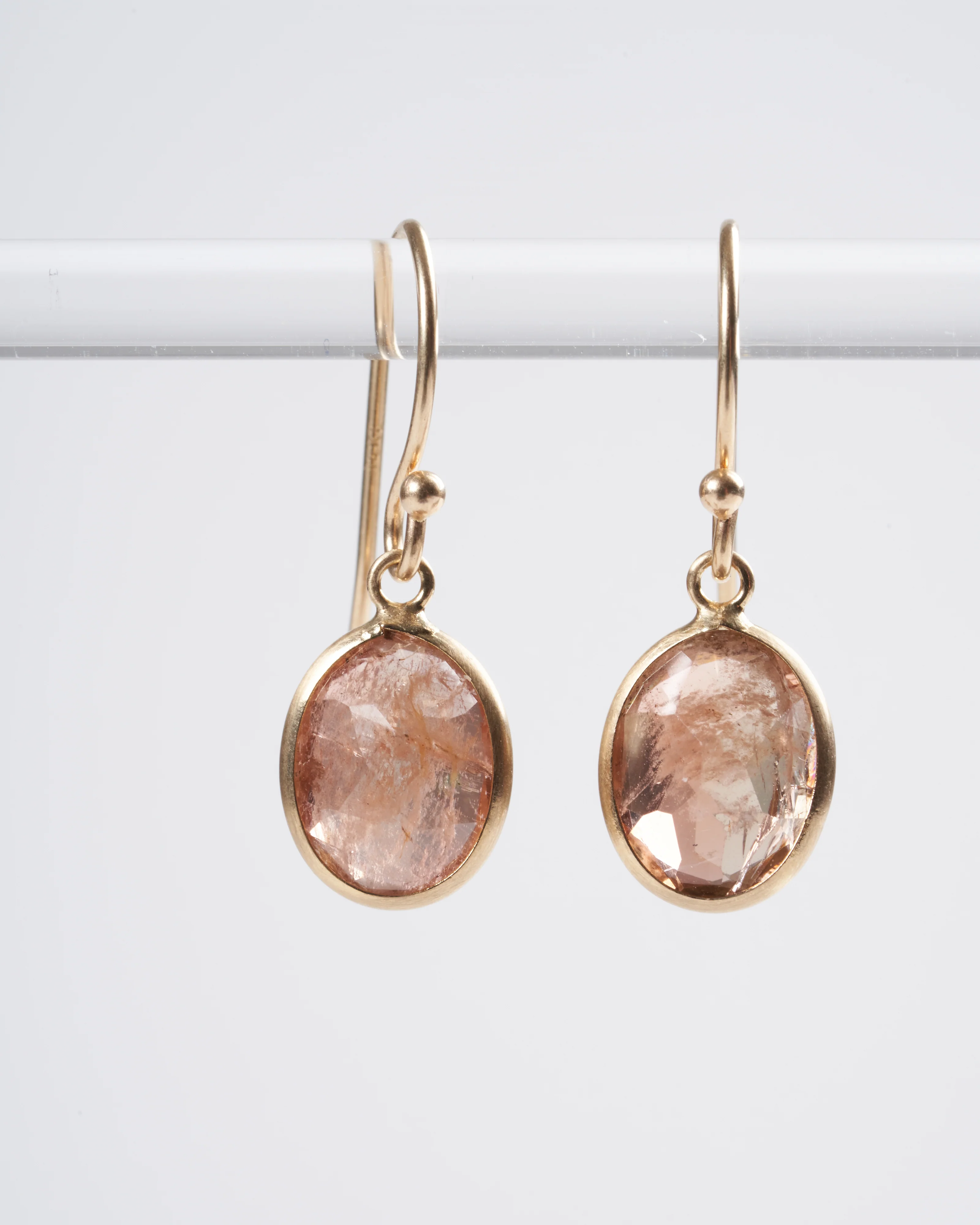 andalucite earrings 18k yg - lt brwn - Image 2