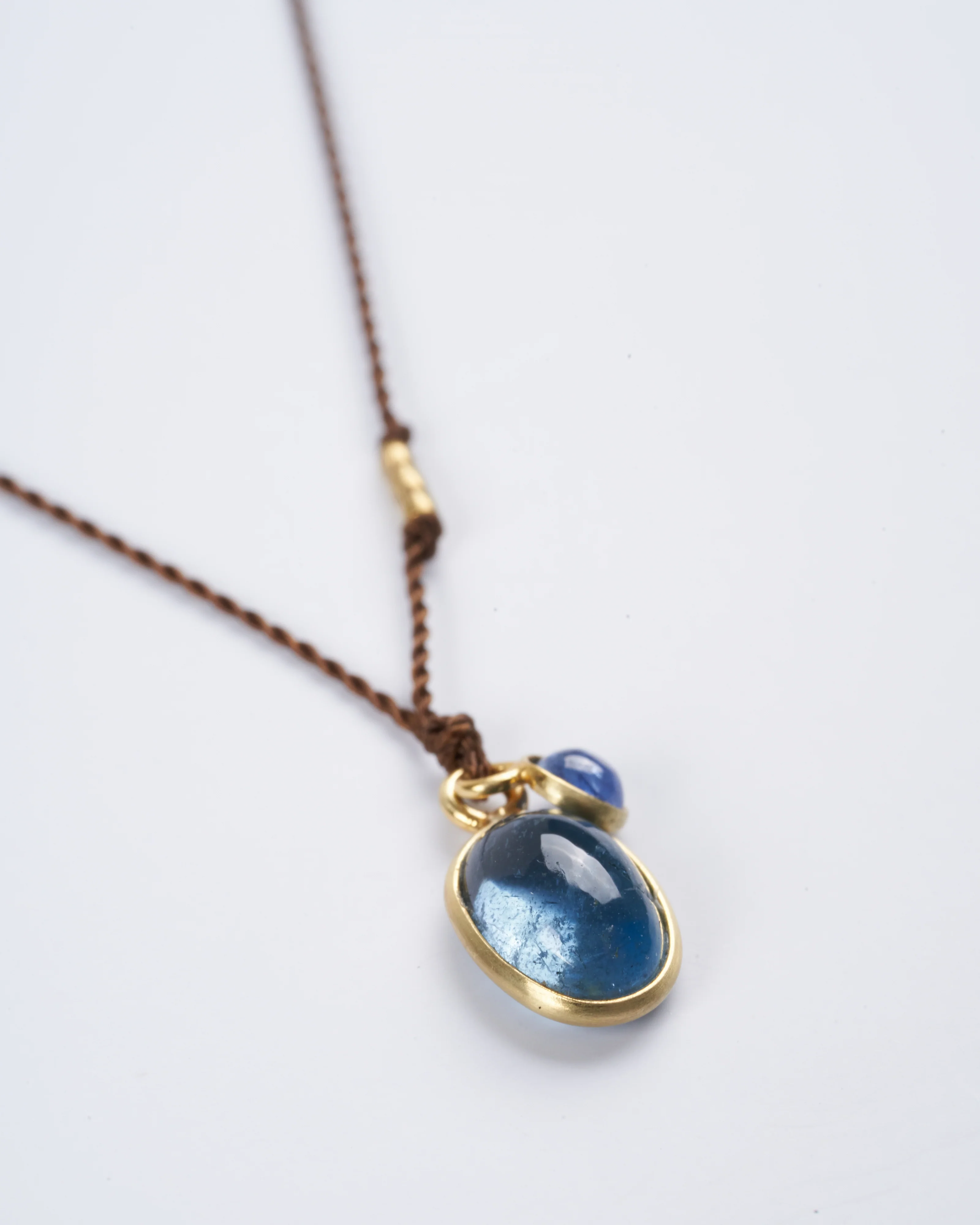 aquamarine cabochon/blue sapp cabochon