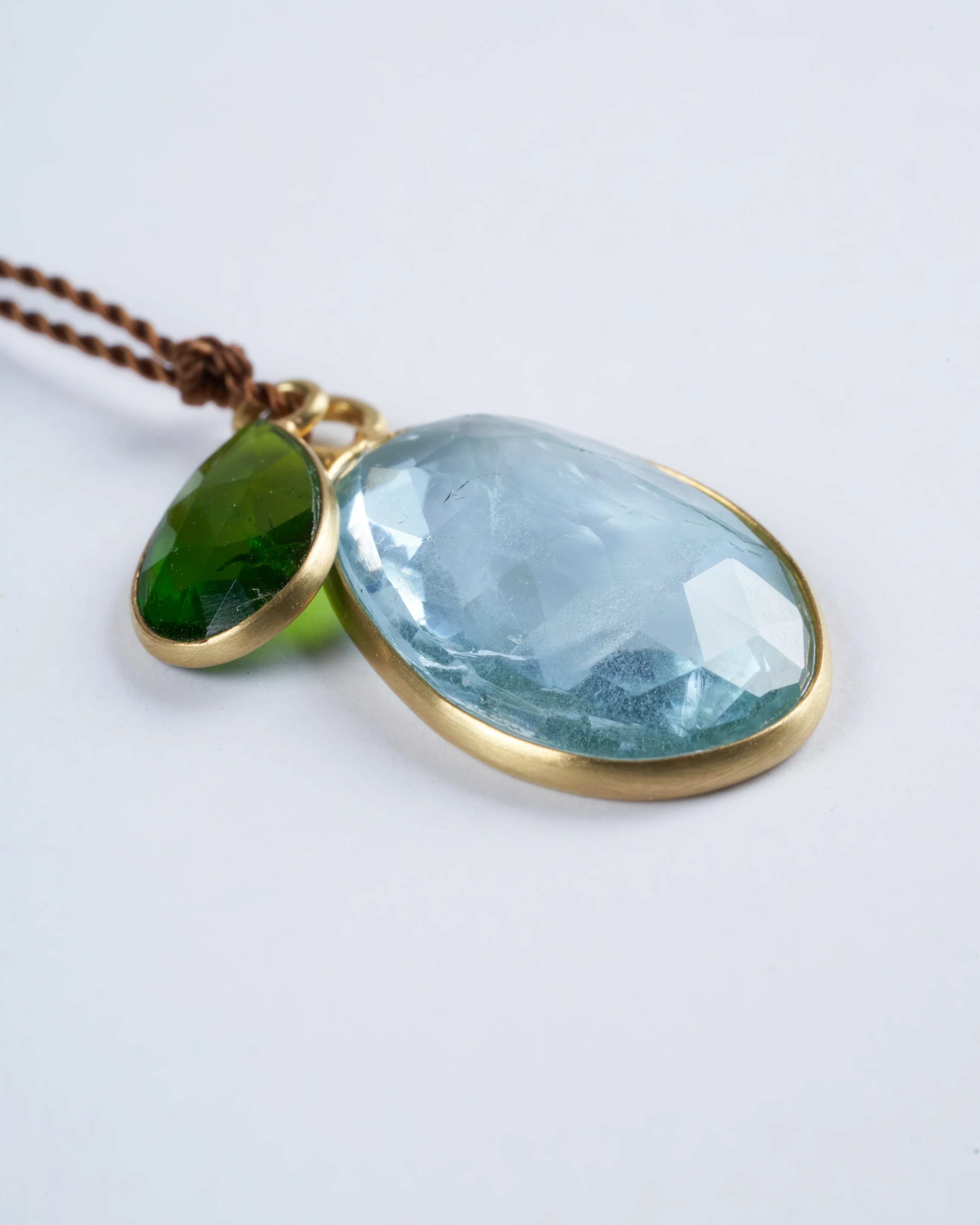 aquamarine & chromdiopside 18k - aquamarine - Image 3