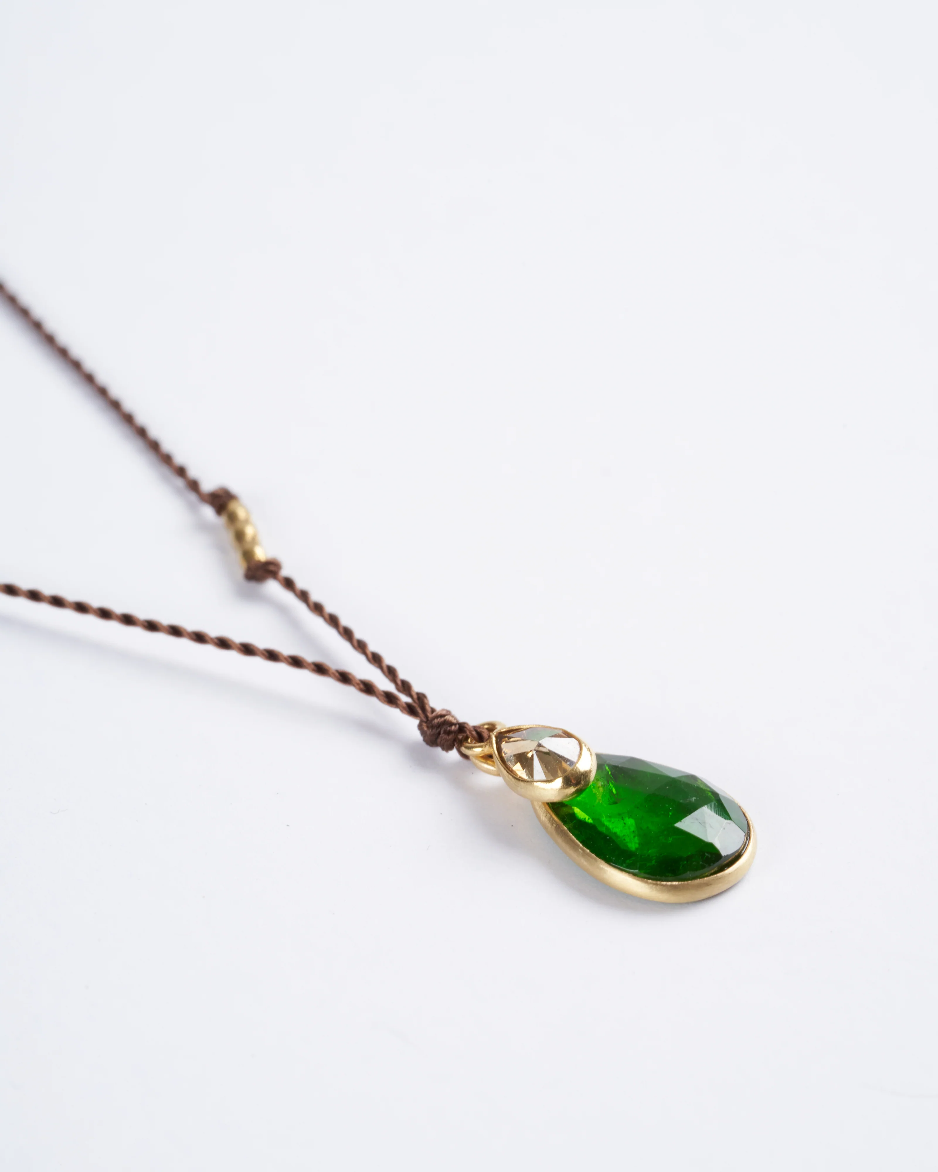 chrome diopside with diamond 18k yg - green - Image 2