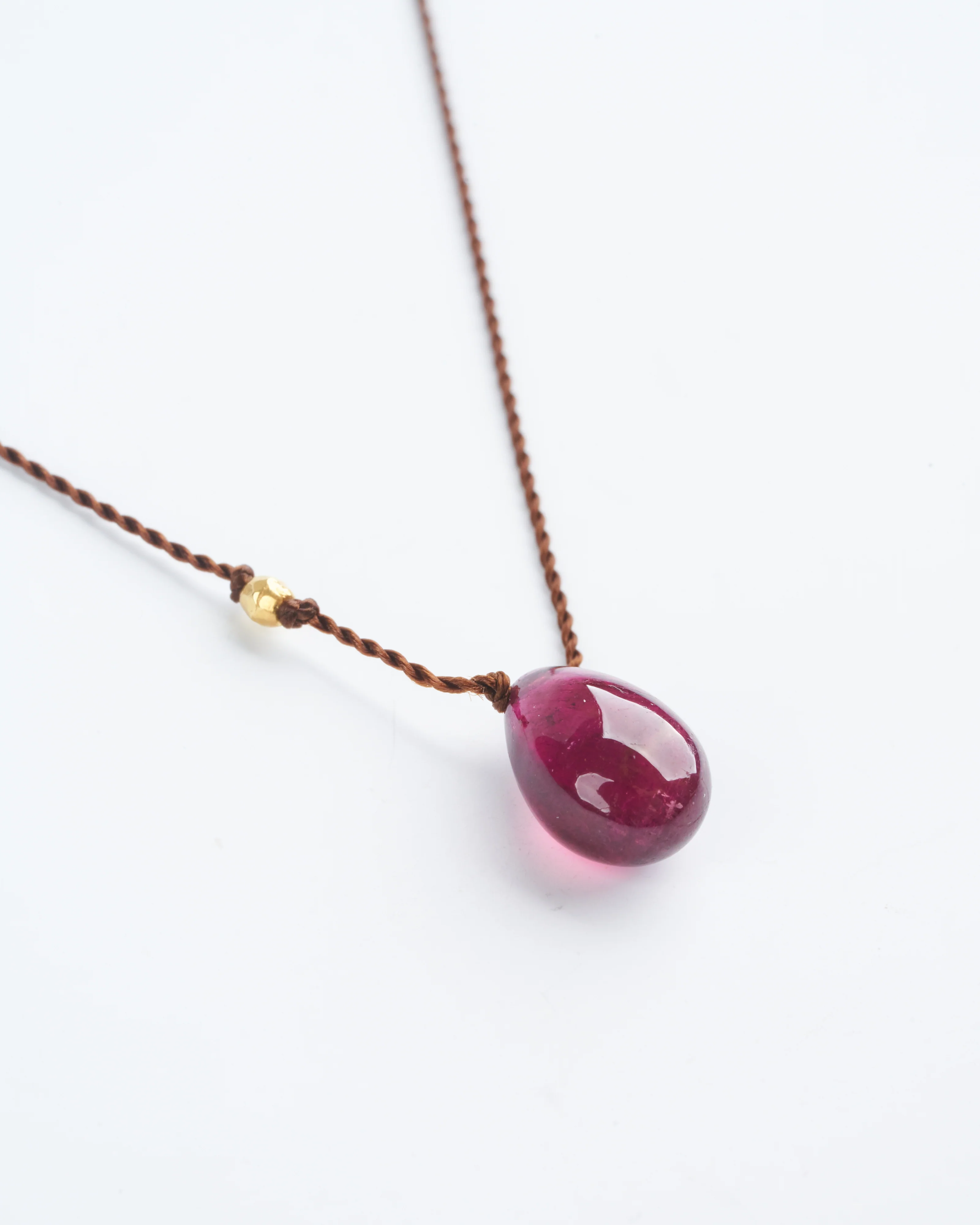 garnet necklace with 18k gold bead - red - Image 2