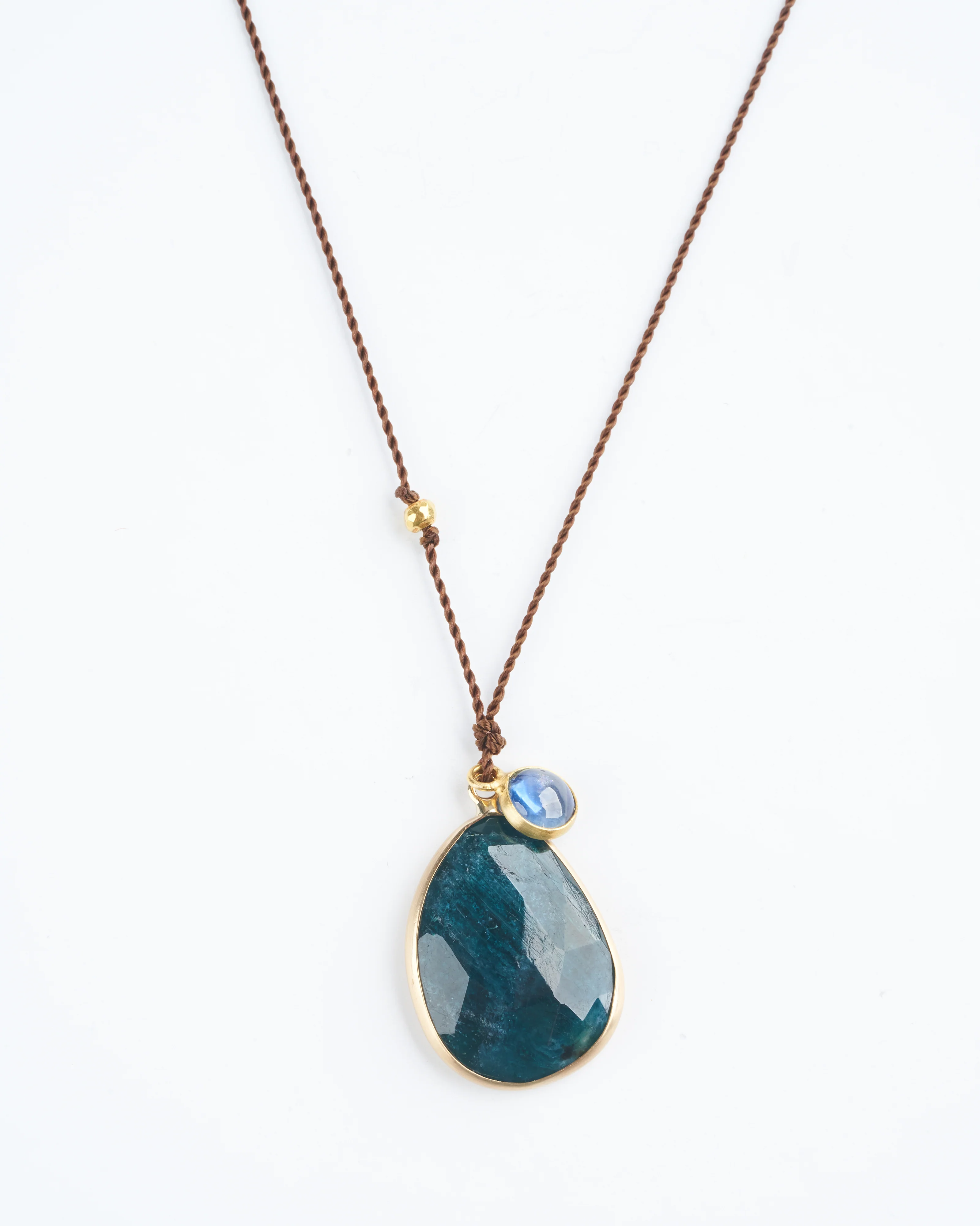 grenadier and sapphire necklace with 14/18k settings - green/ blue