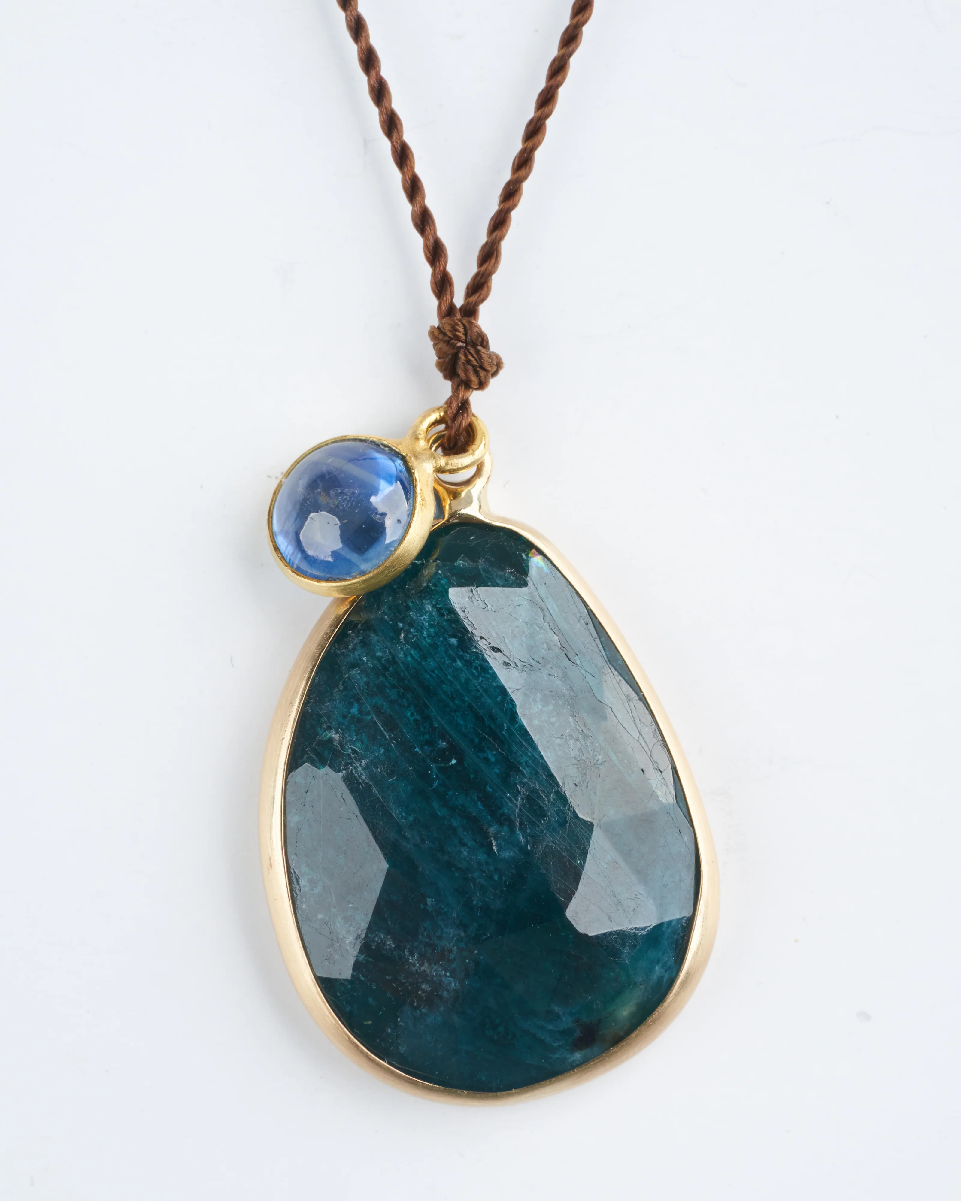 grenadier and sapphire necklace with 14/18k settings - green/ blue - Image 2