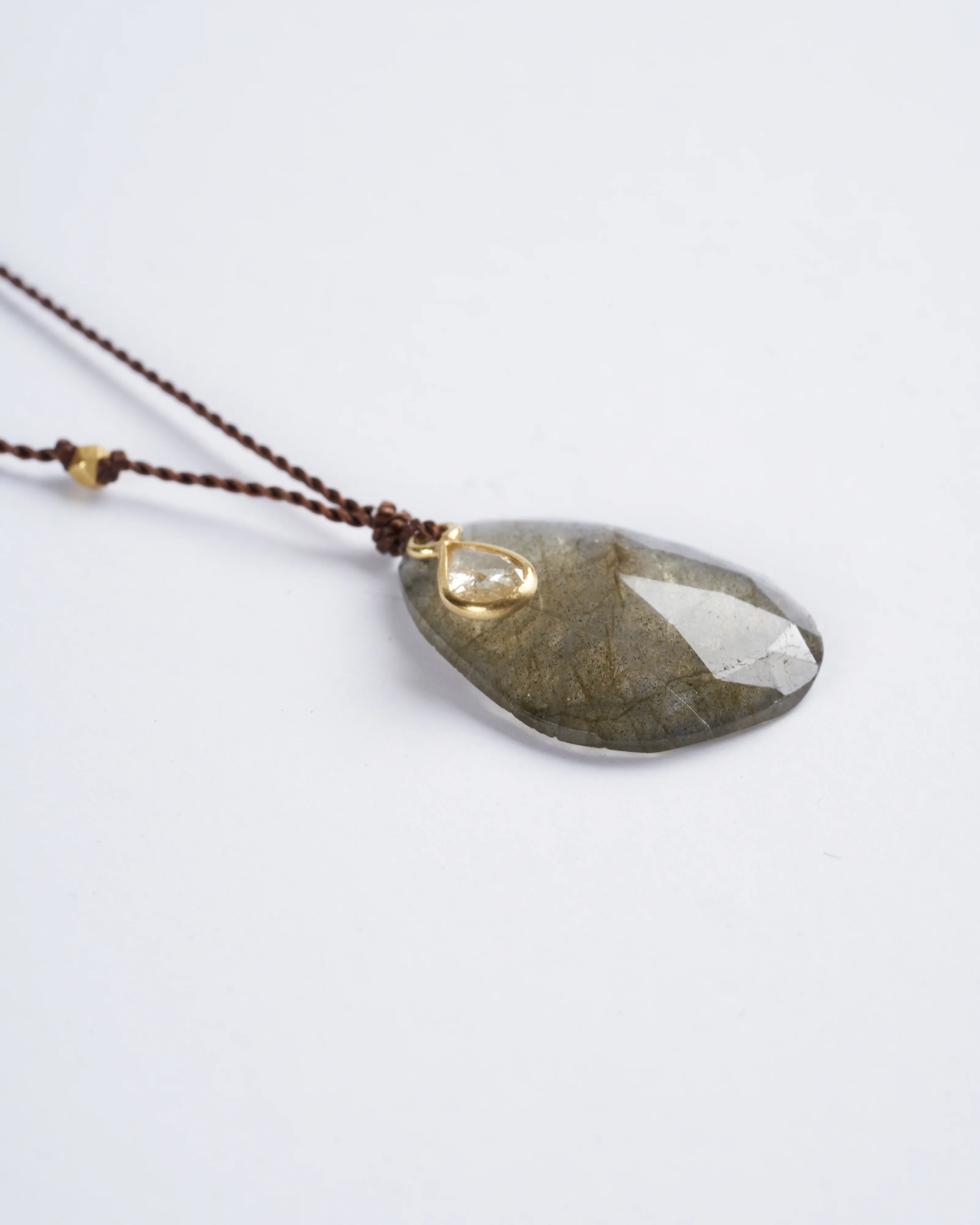 labradorite and rosecut diamond 18k yg - green - Image 2