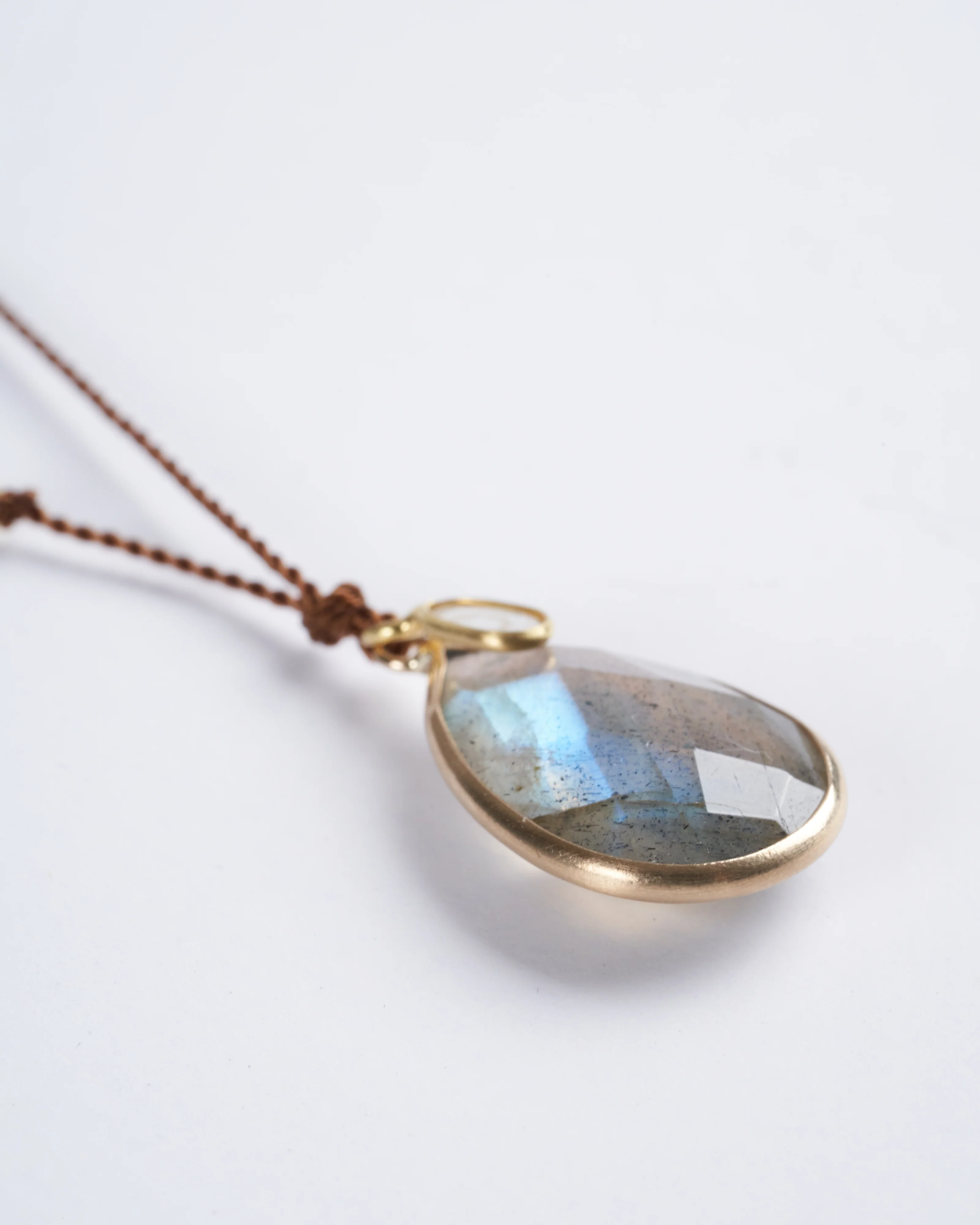 labradorite and diamond 18k yg - green - Image 2