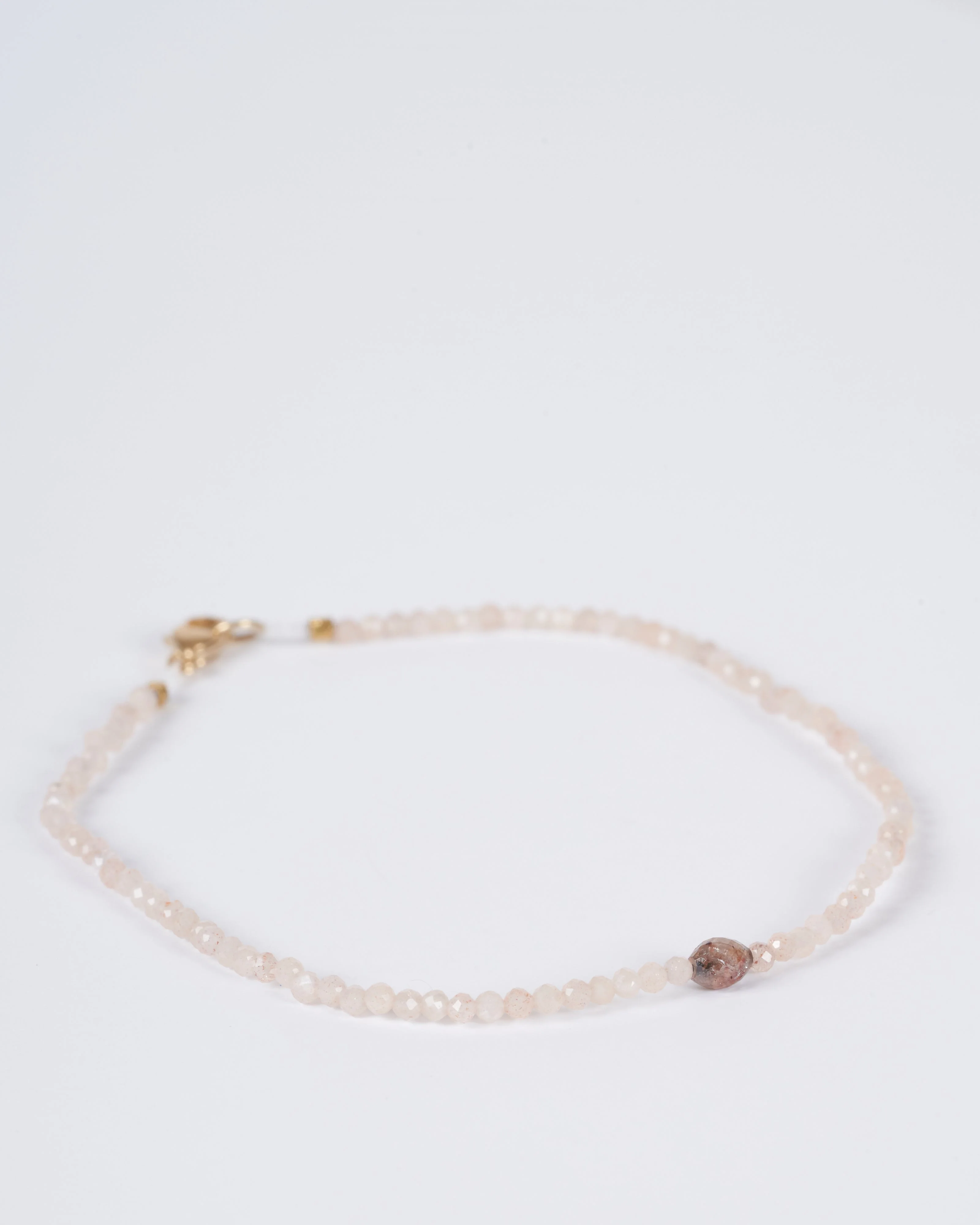 peach moonstone woth rose diamond 9k clasp - peach - Image 2