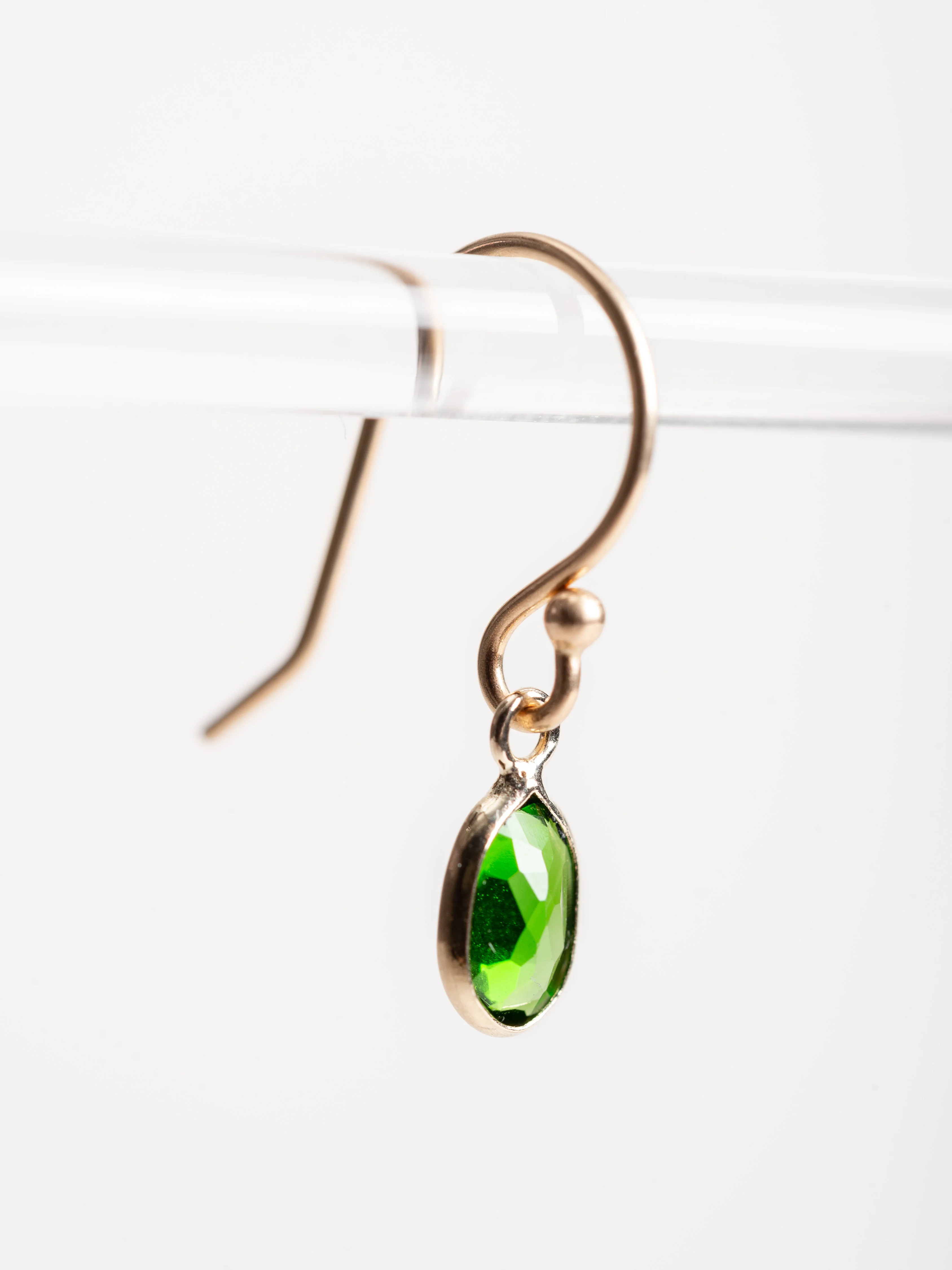 peridot teardrop earring - Image 3