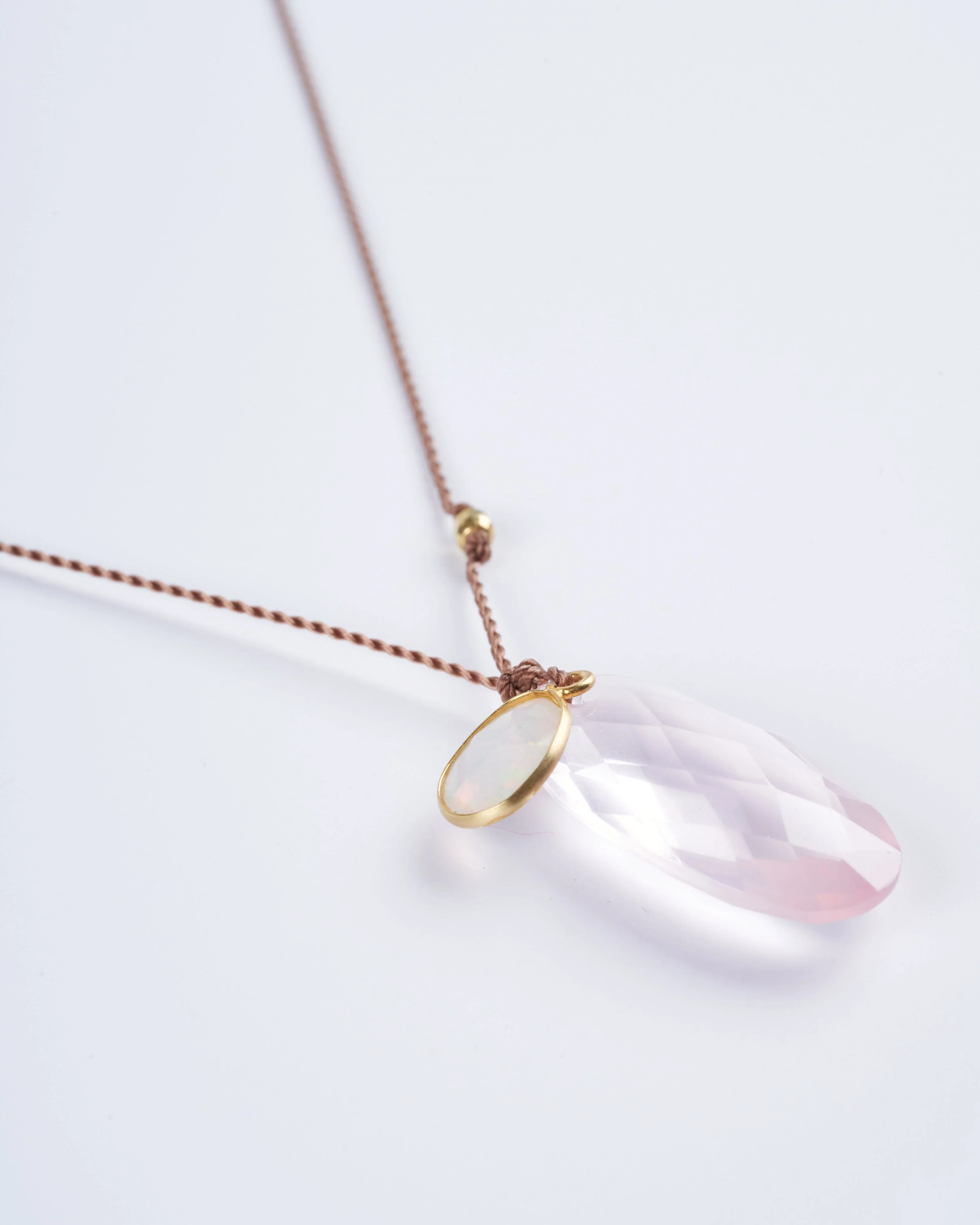 rose quartz and opal 18k gold necklace - pink - Image 2