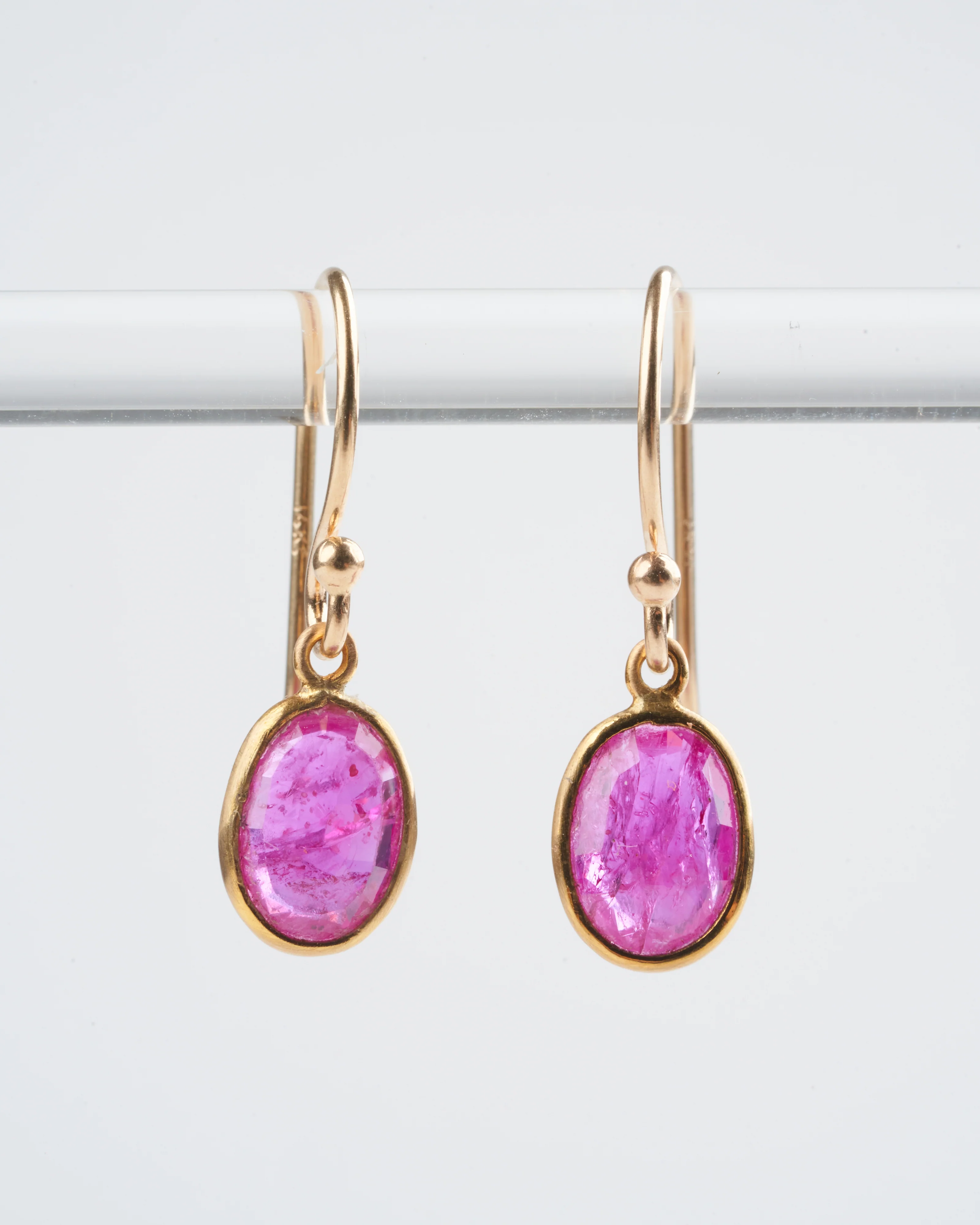 ruby drop earrings - pink - Image 3