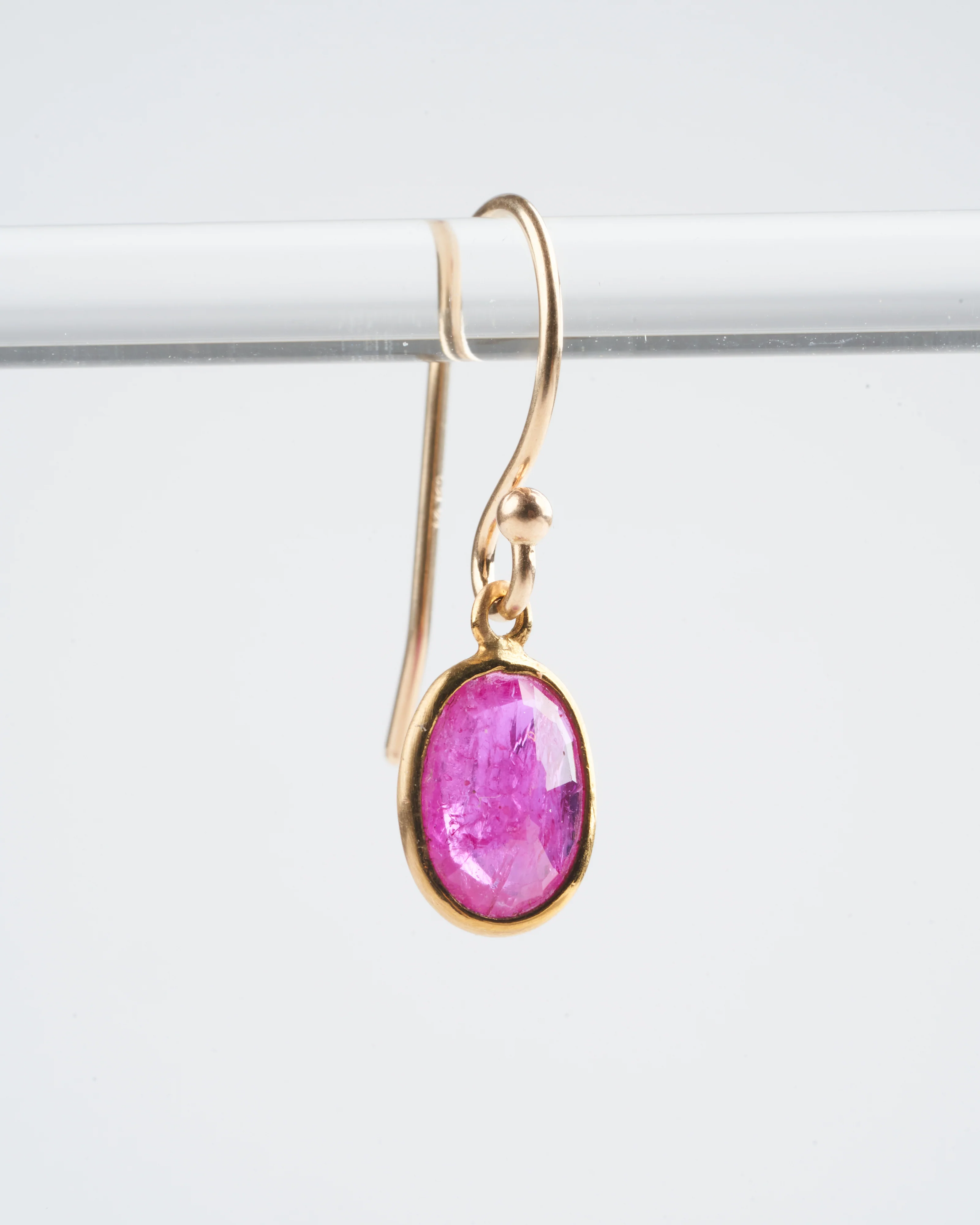 ruby drop earrings - pink - Image 4