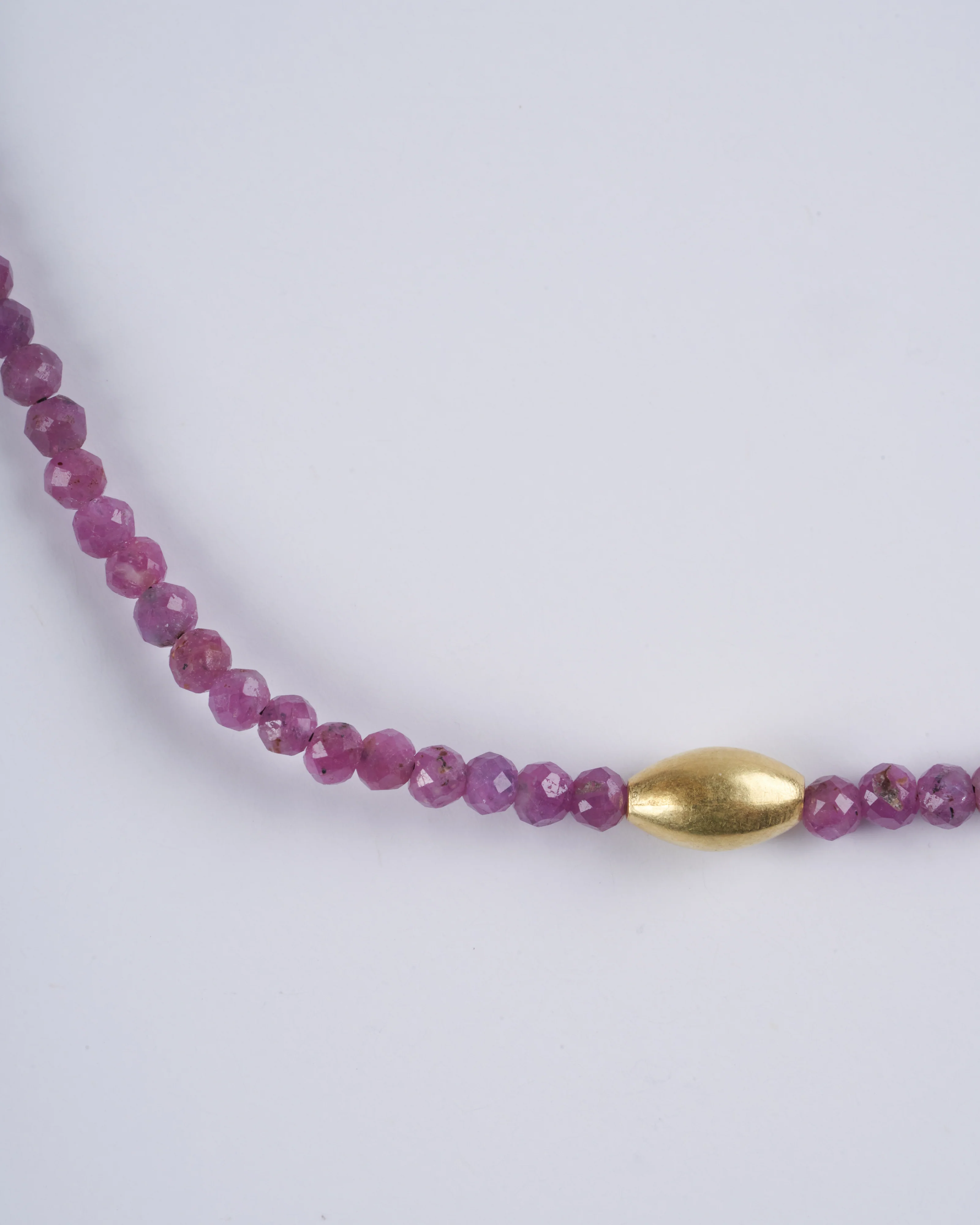 ruby and 18k yellow gold beaded bracelet - Image 3