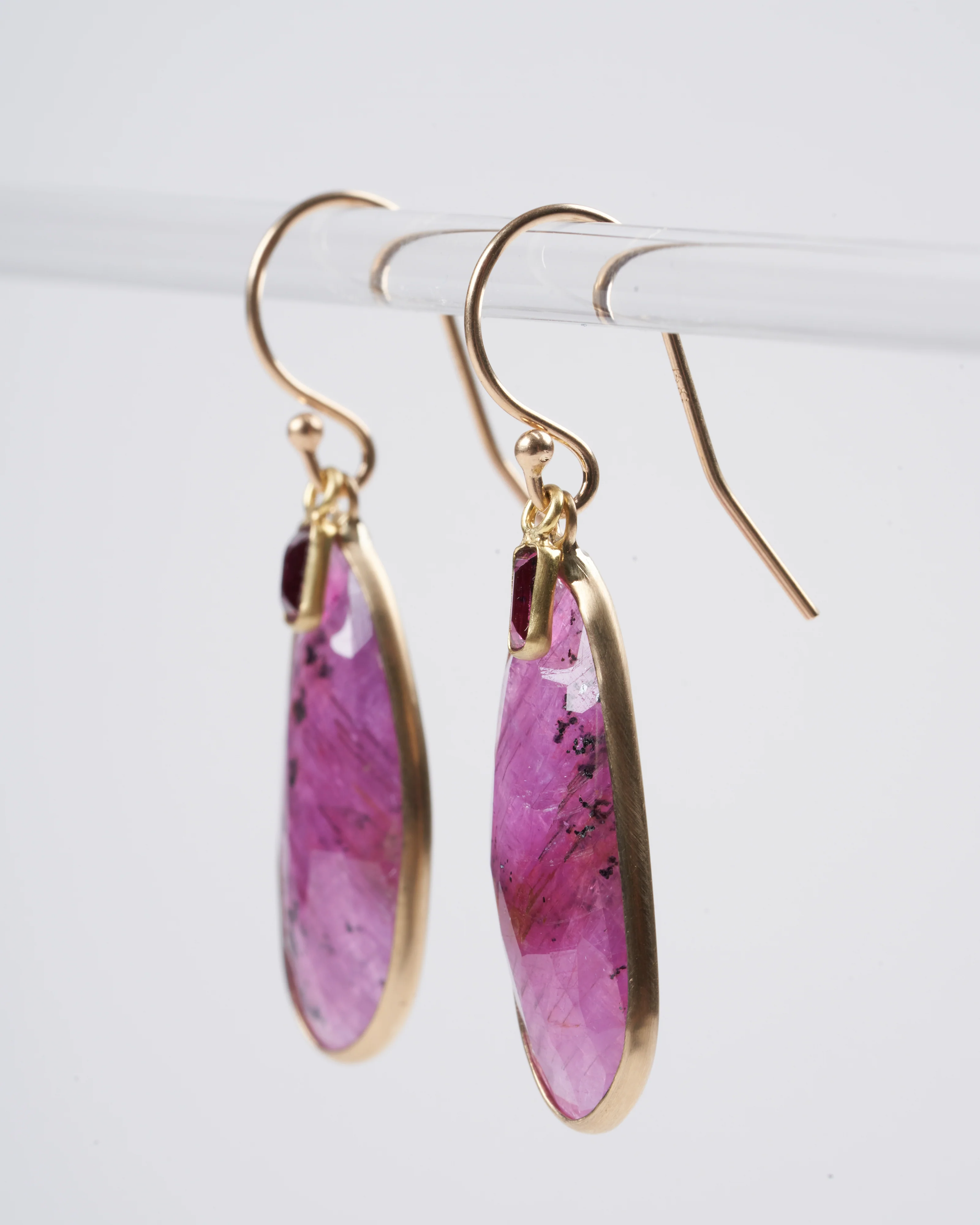 ruby and sapphire baguette 18k yellow gold - Image 2