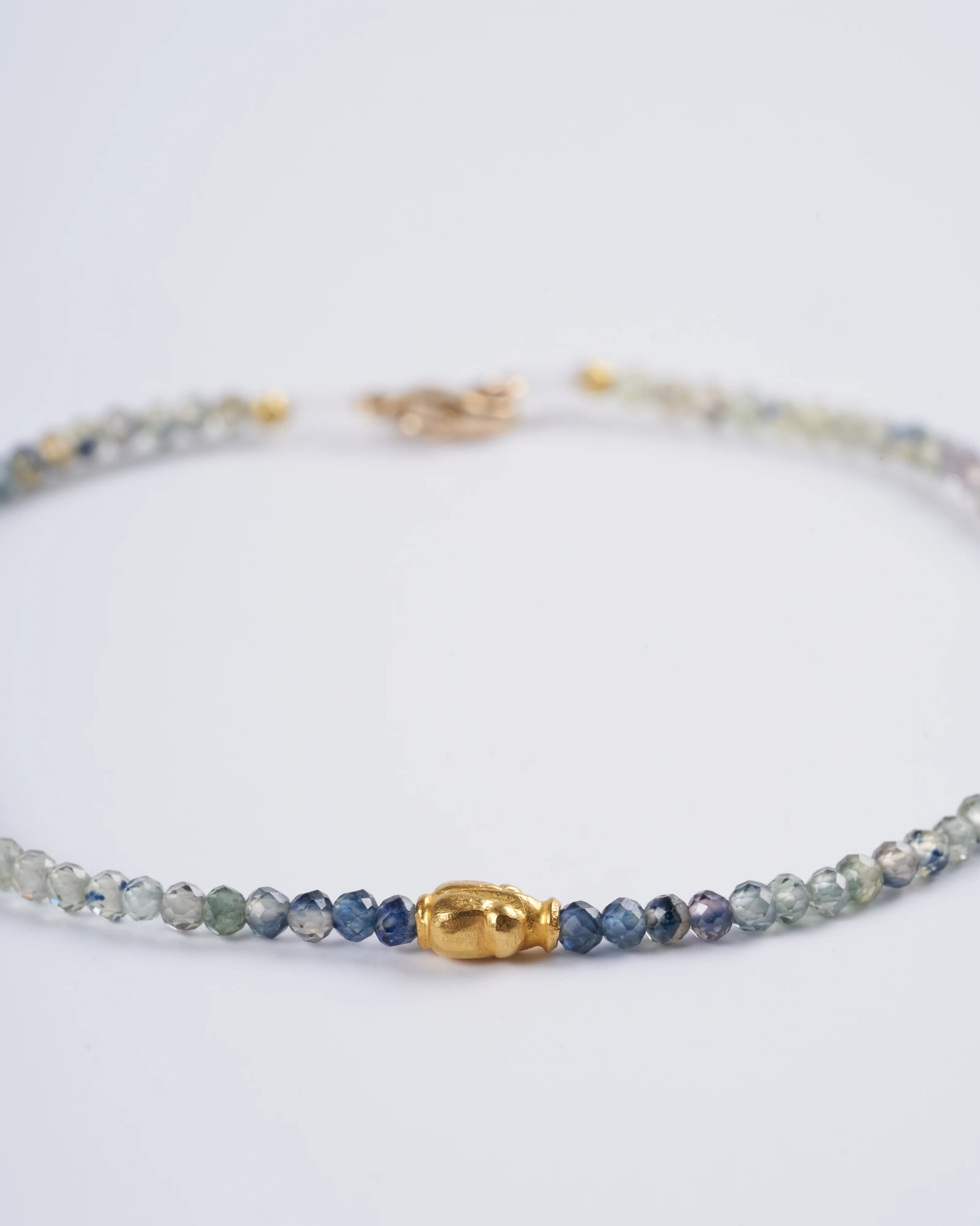 sapphire and 18k yellow gold lotus beaded bracelet - Image 2