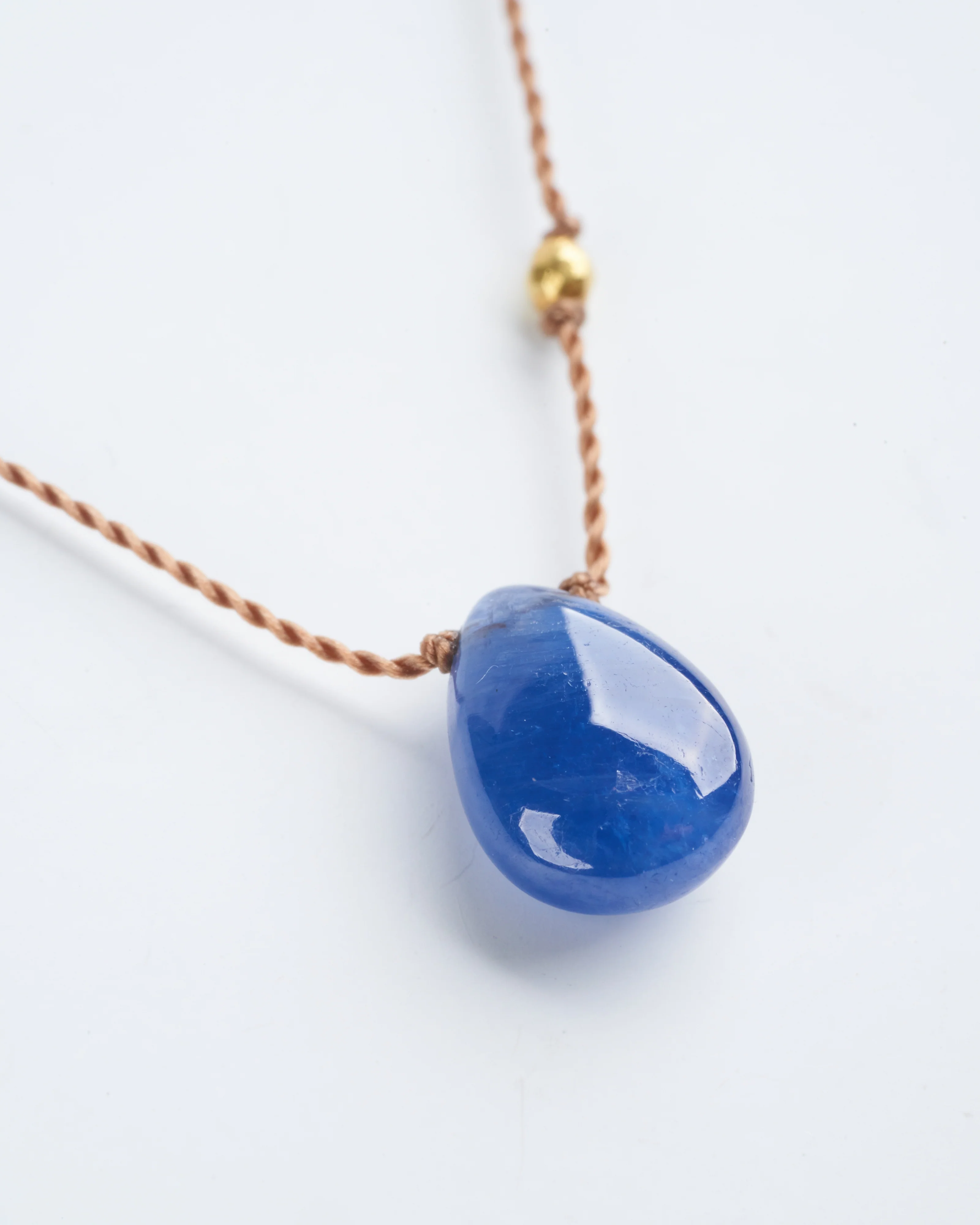 sapphire necklace with 18k gold bead - blue - Image 2