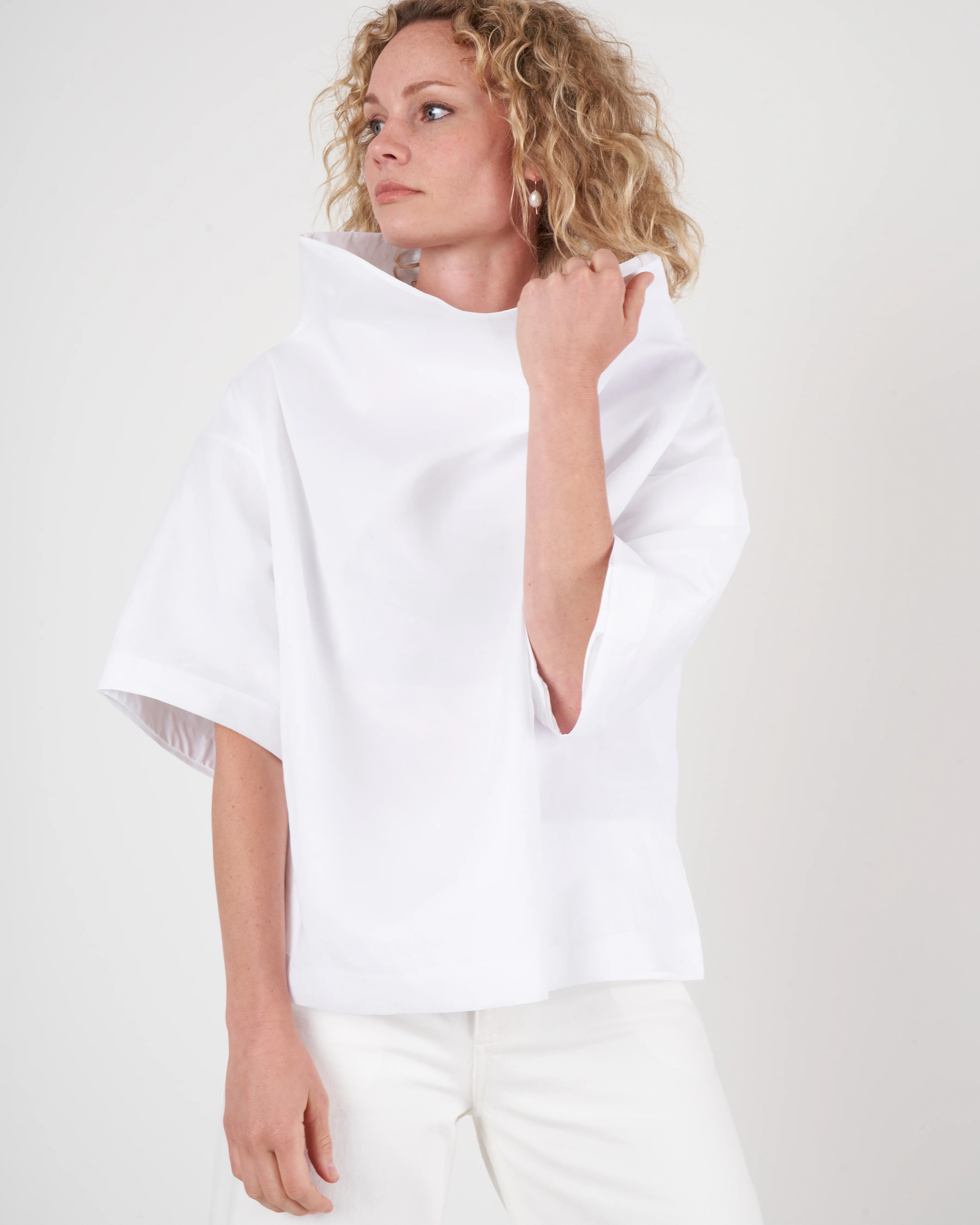 square top w/ funnel neck - white - Image 2