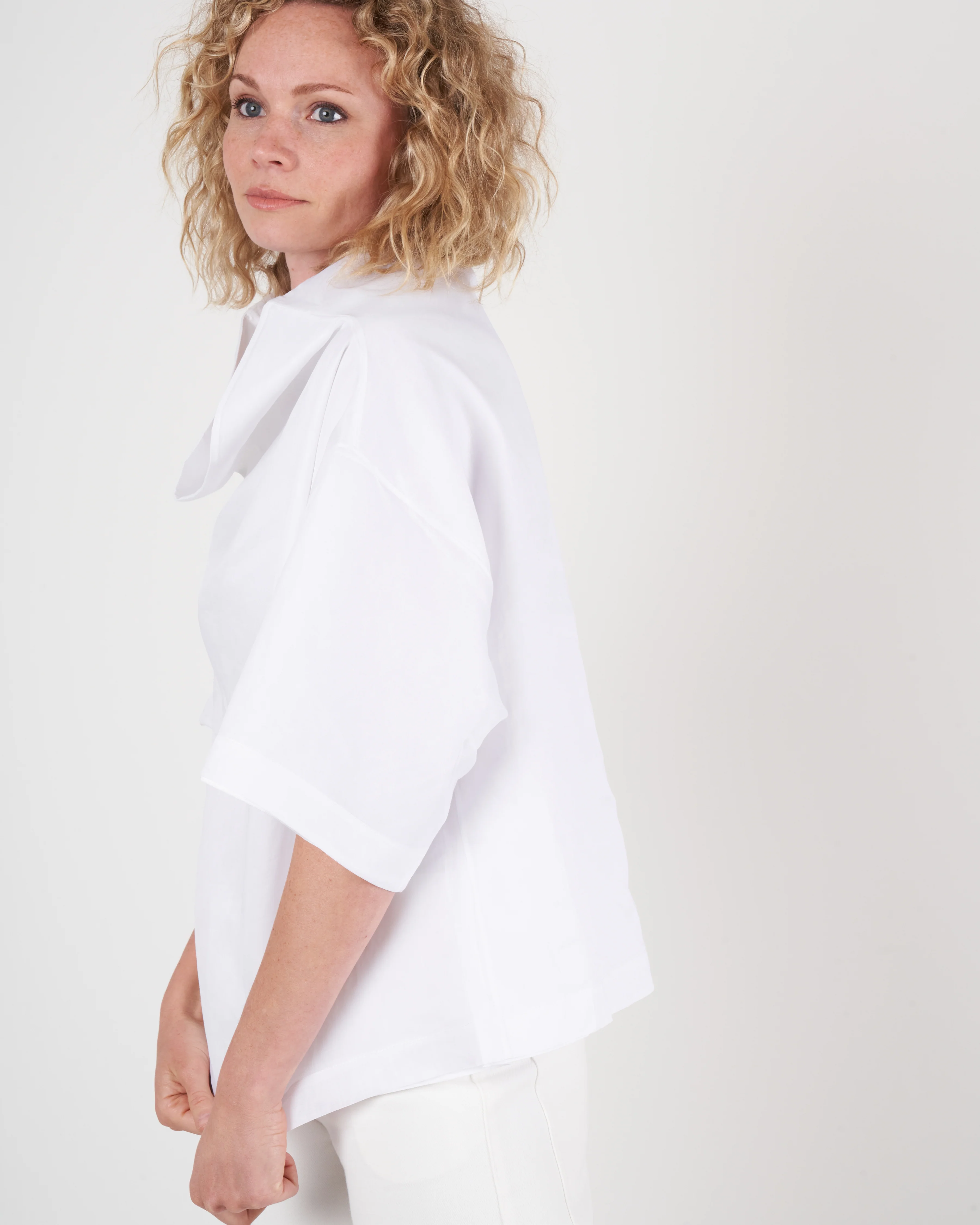 square top w/ funnel neck - white - Image 3