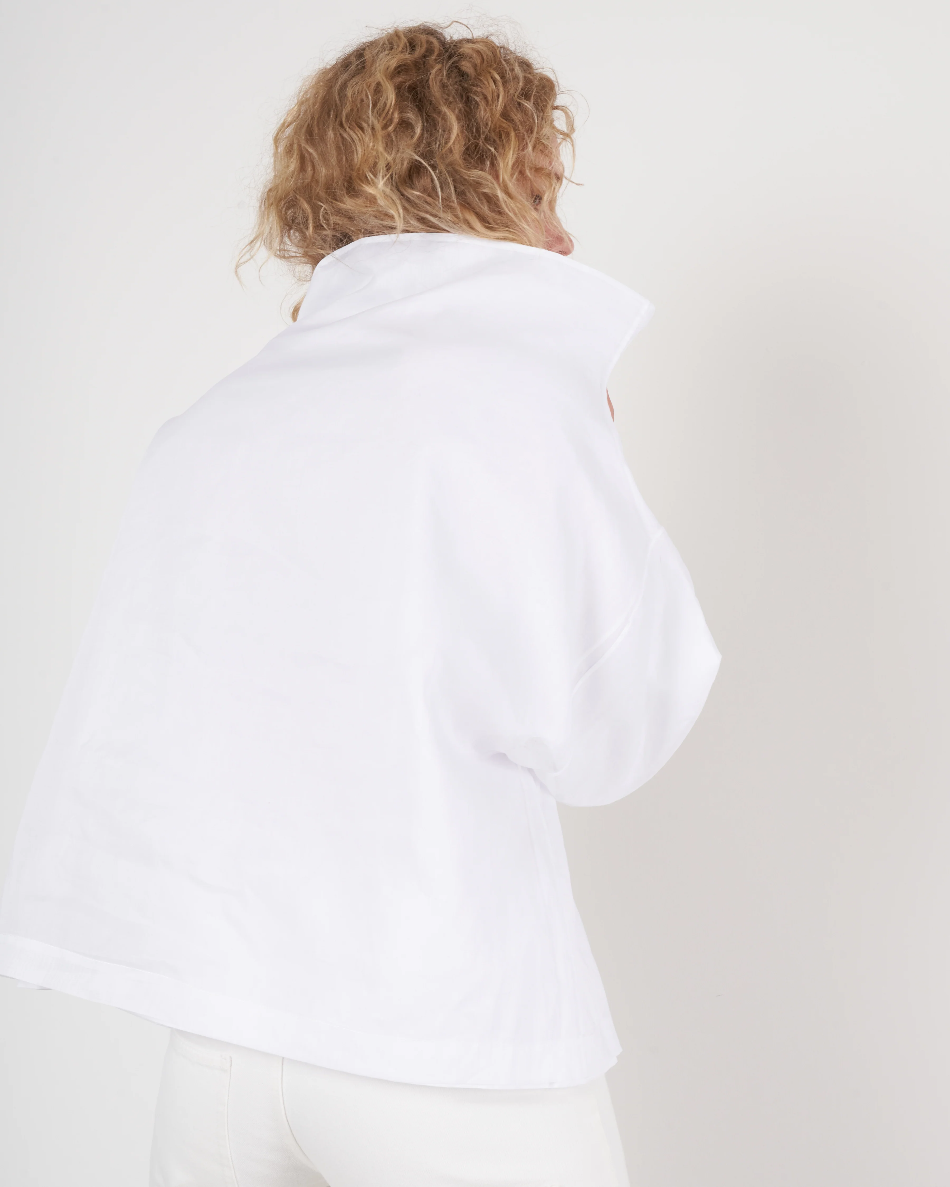 square top w/ funnel neck - white - Image 4