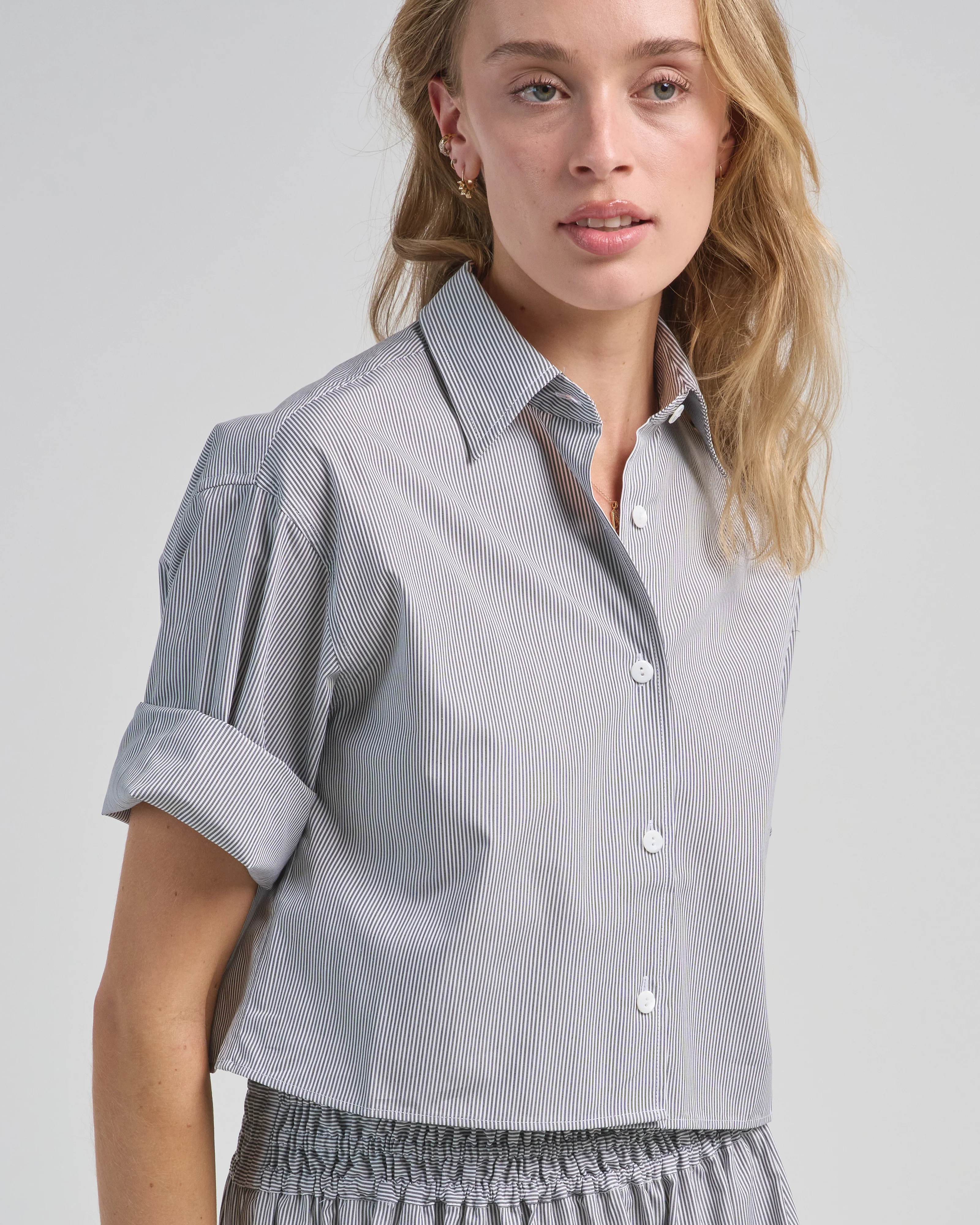 cropped short sleeve shirt - Image 4