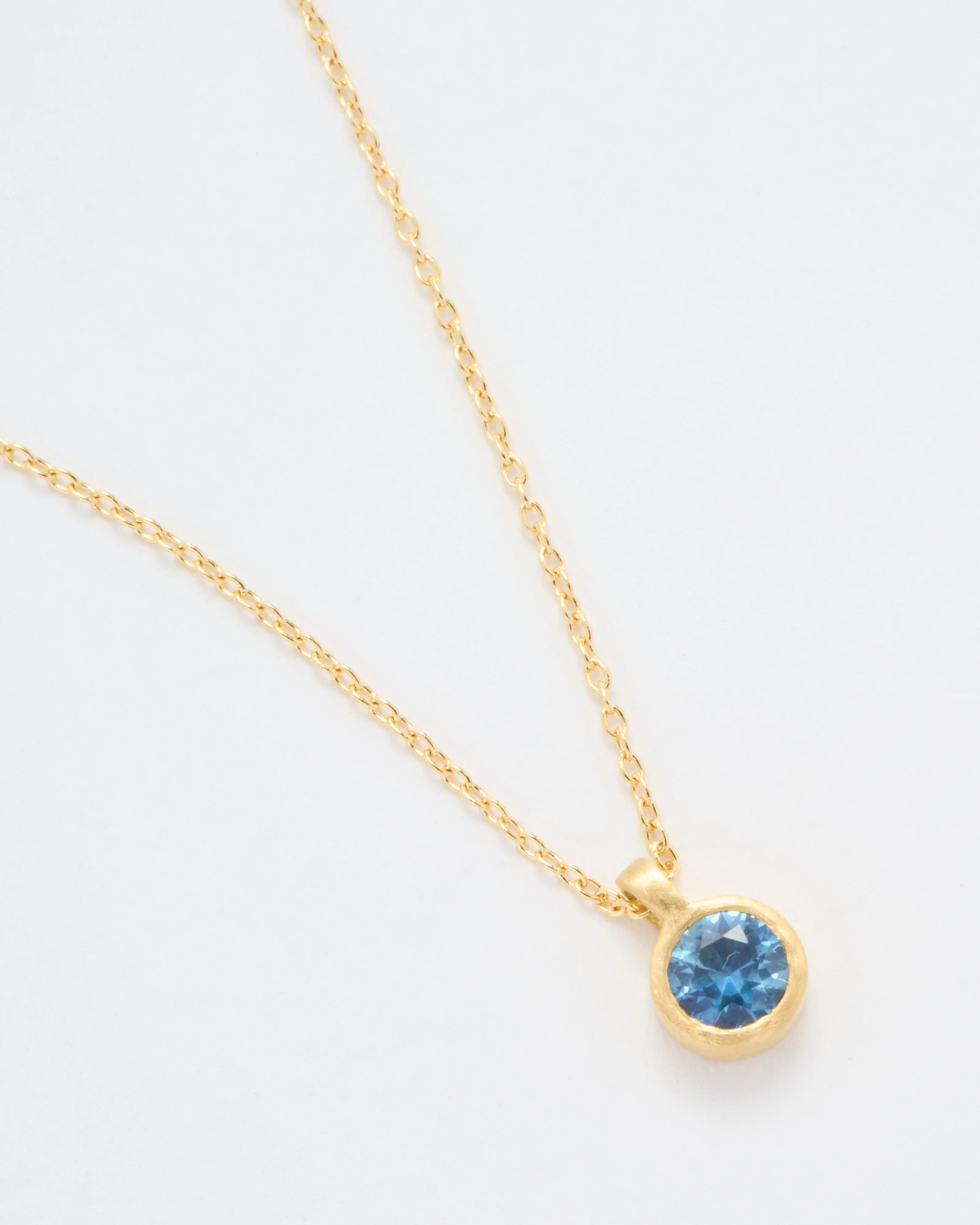 4mm sapphire pendant necklace - Image 4