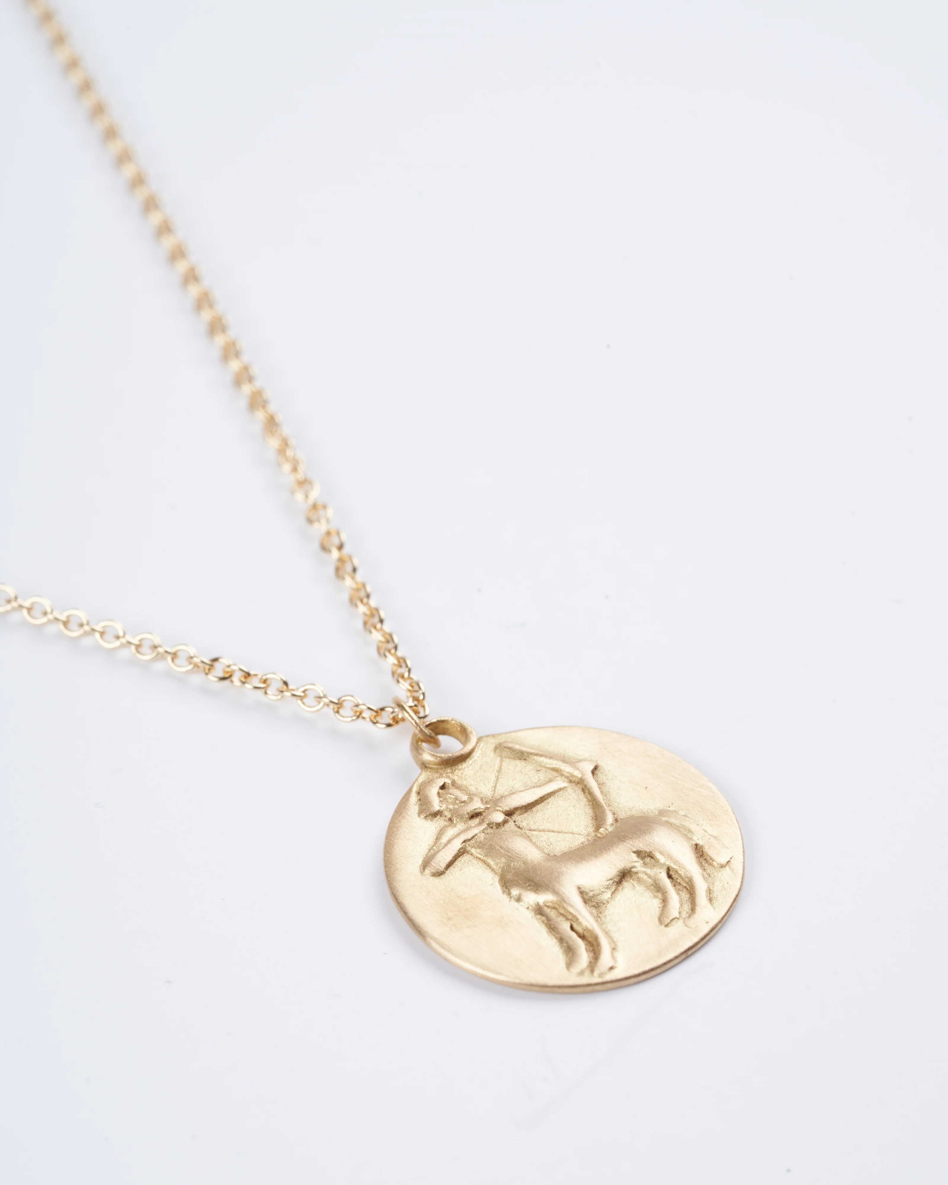 sagittarius disc necklace - yellow gold - Image 2