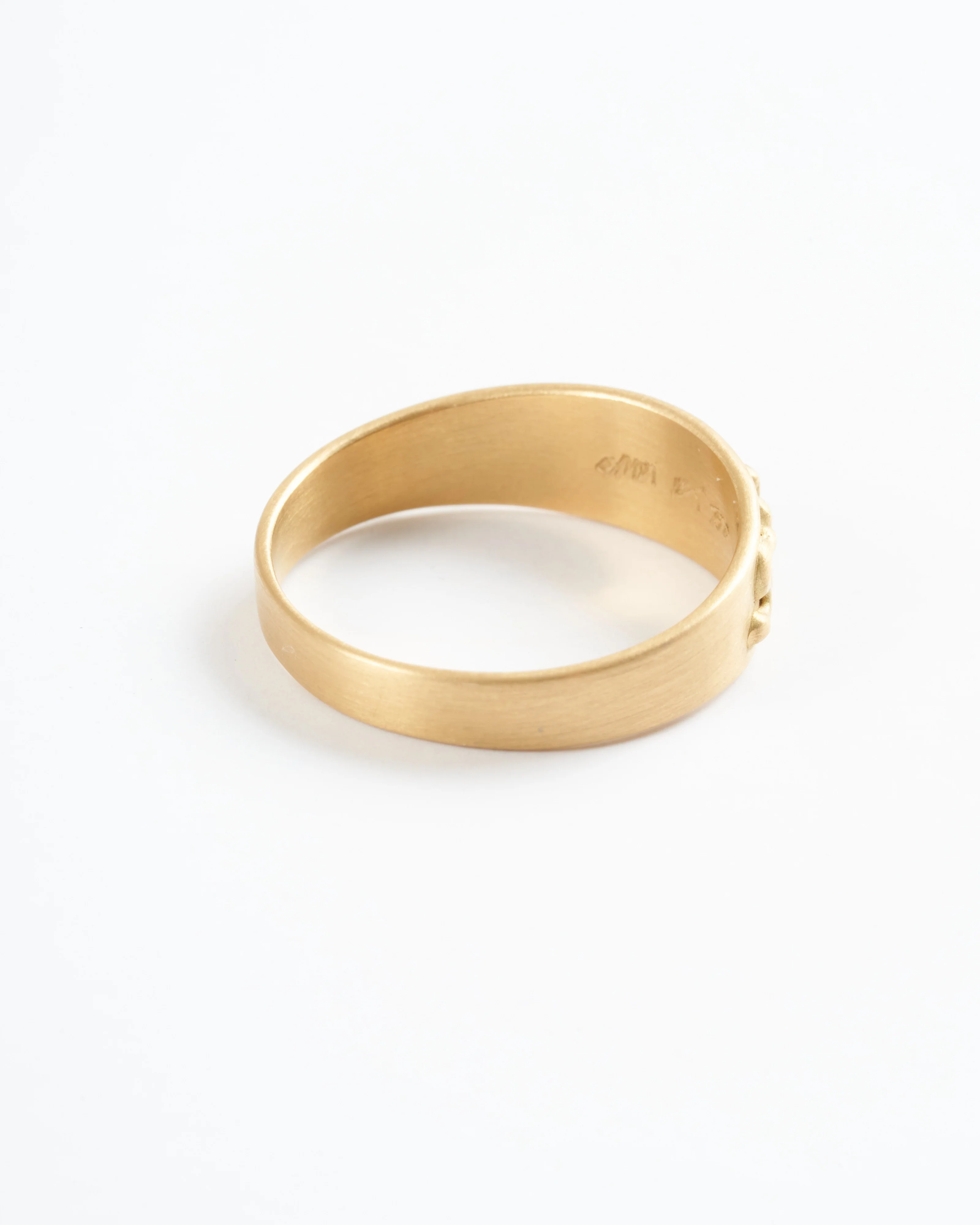 text signet ring - gold - Image 3
