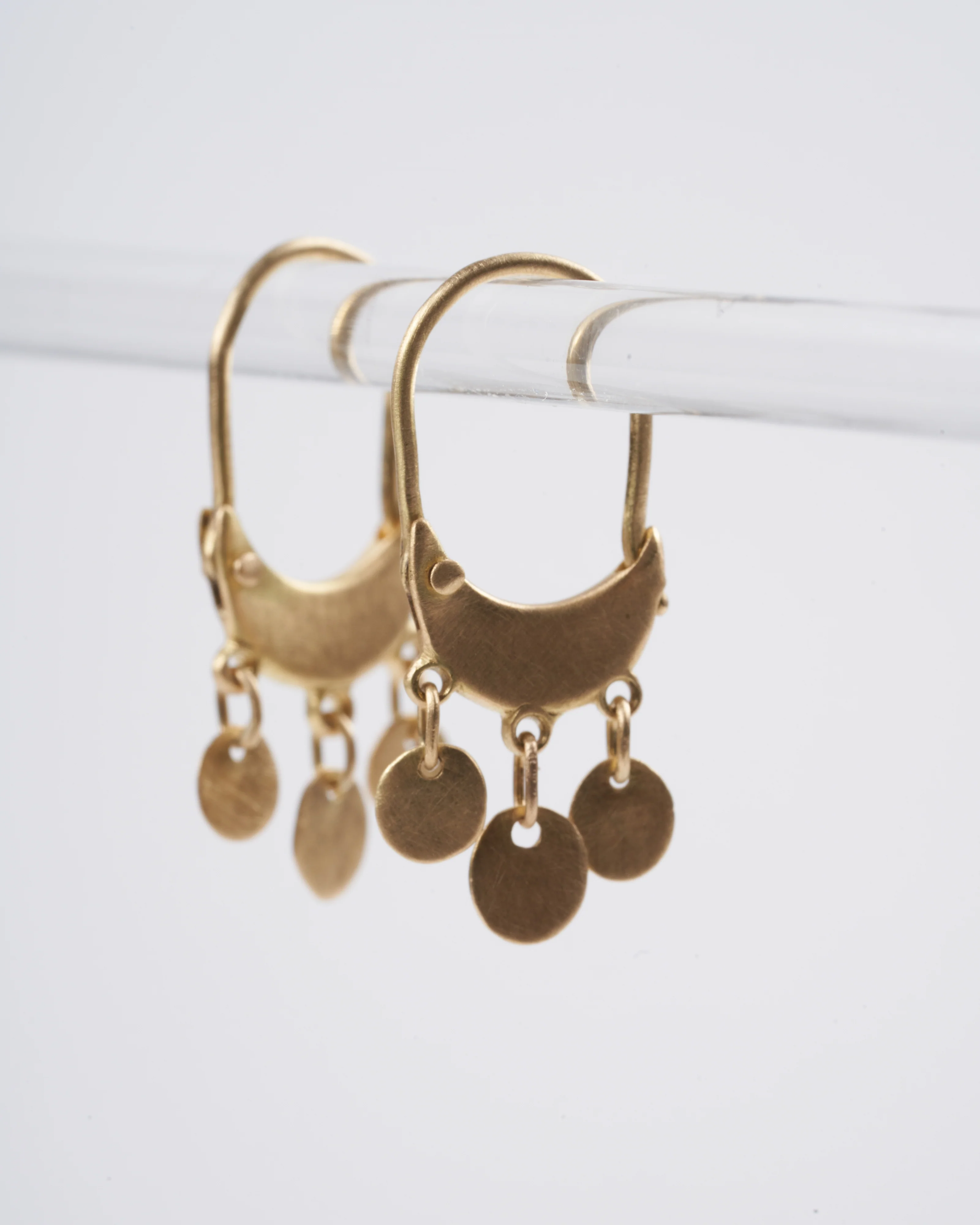 zoe hoop disc - yellow gold